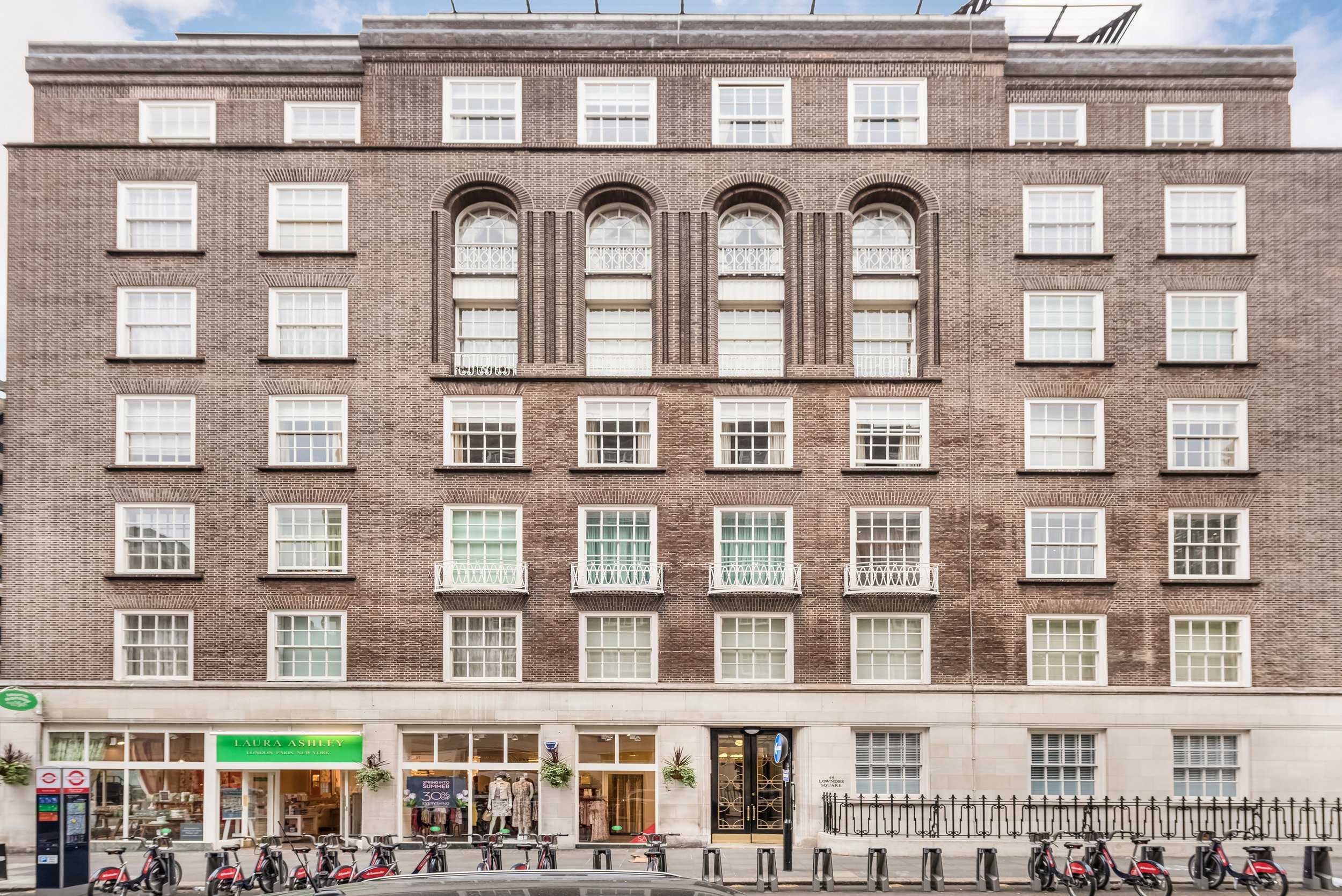 ILES Flat 6, 44 Lowndes Square  (2).jpg