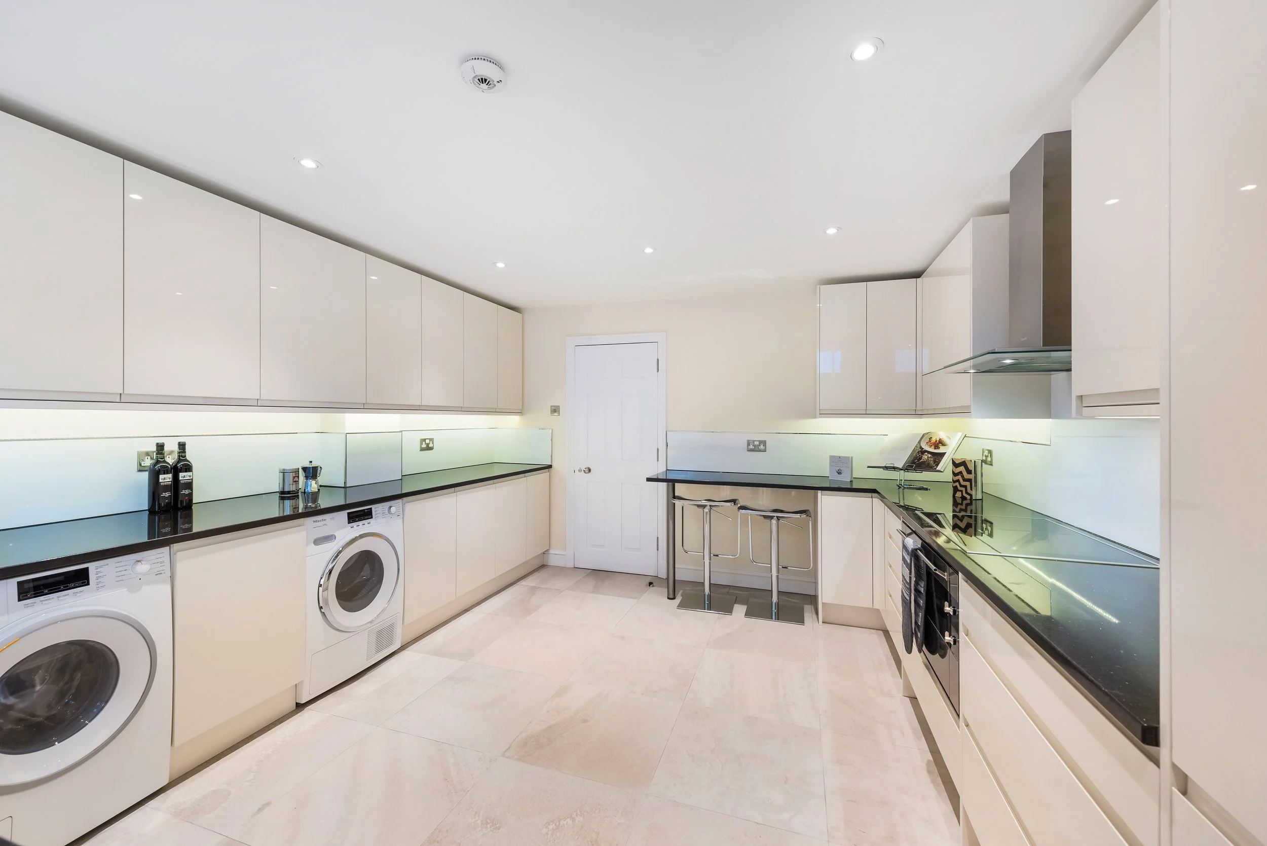 ILES Flat 6, 44 Lowndes Square  (16).jpg