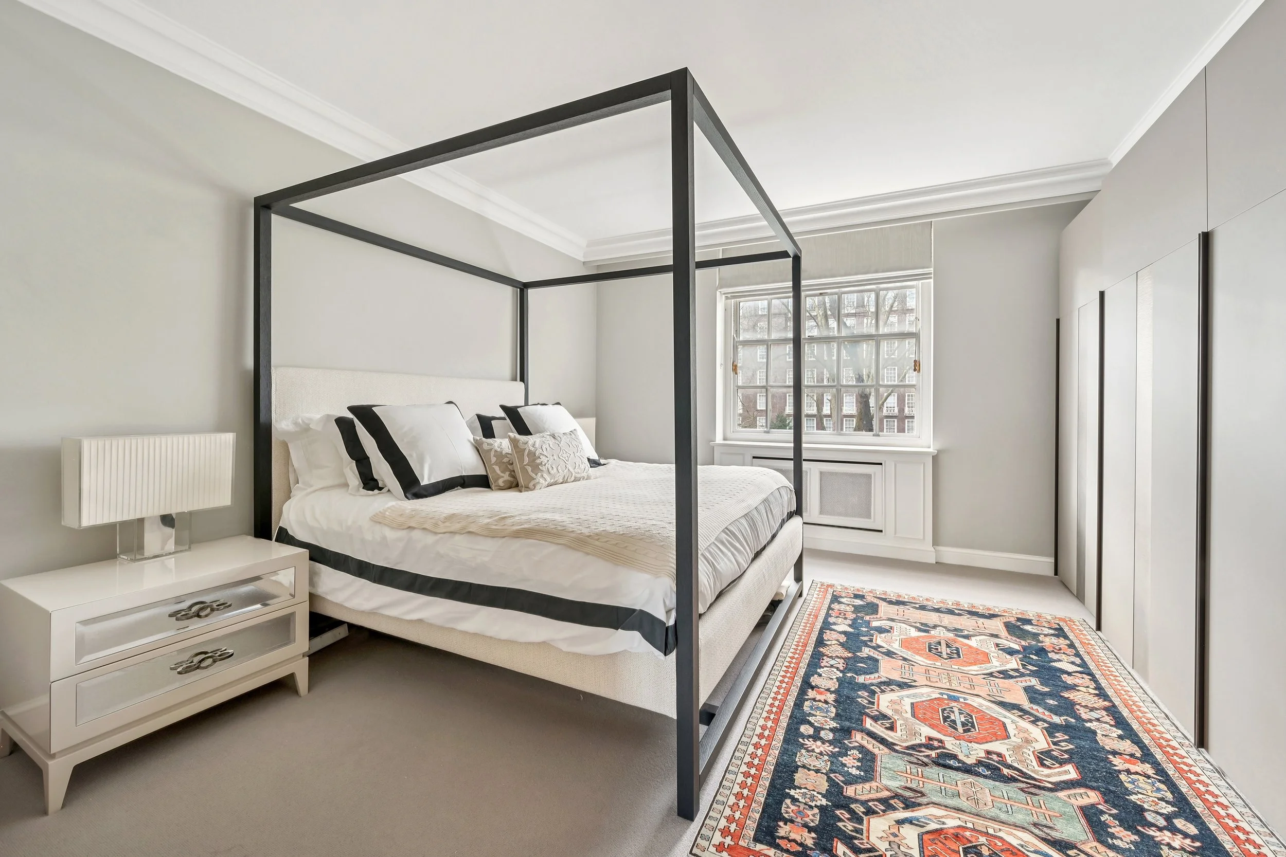 5. Flat 8, 10 Lowndes Square (11.2).jpg