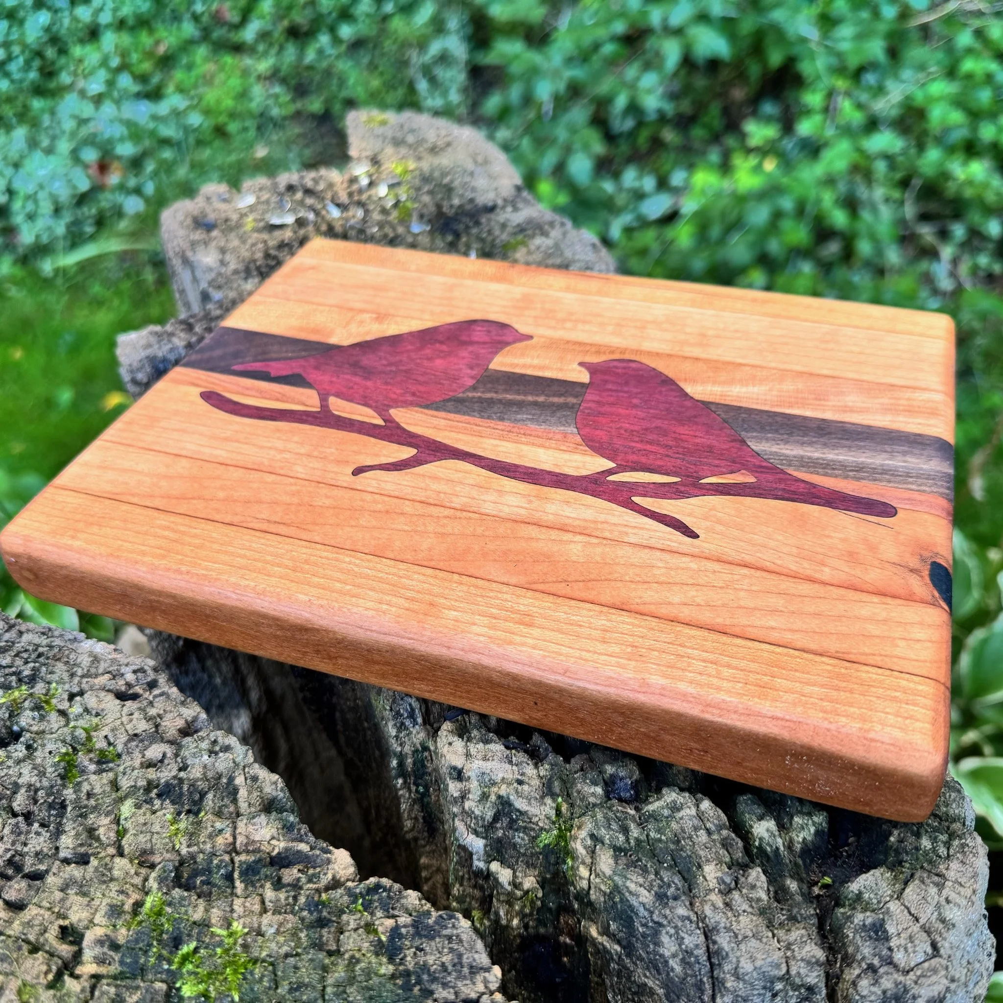 purple heart bird inlay cutting board 0913a.JPG