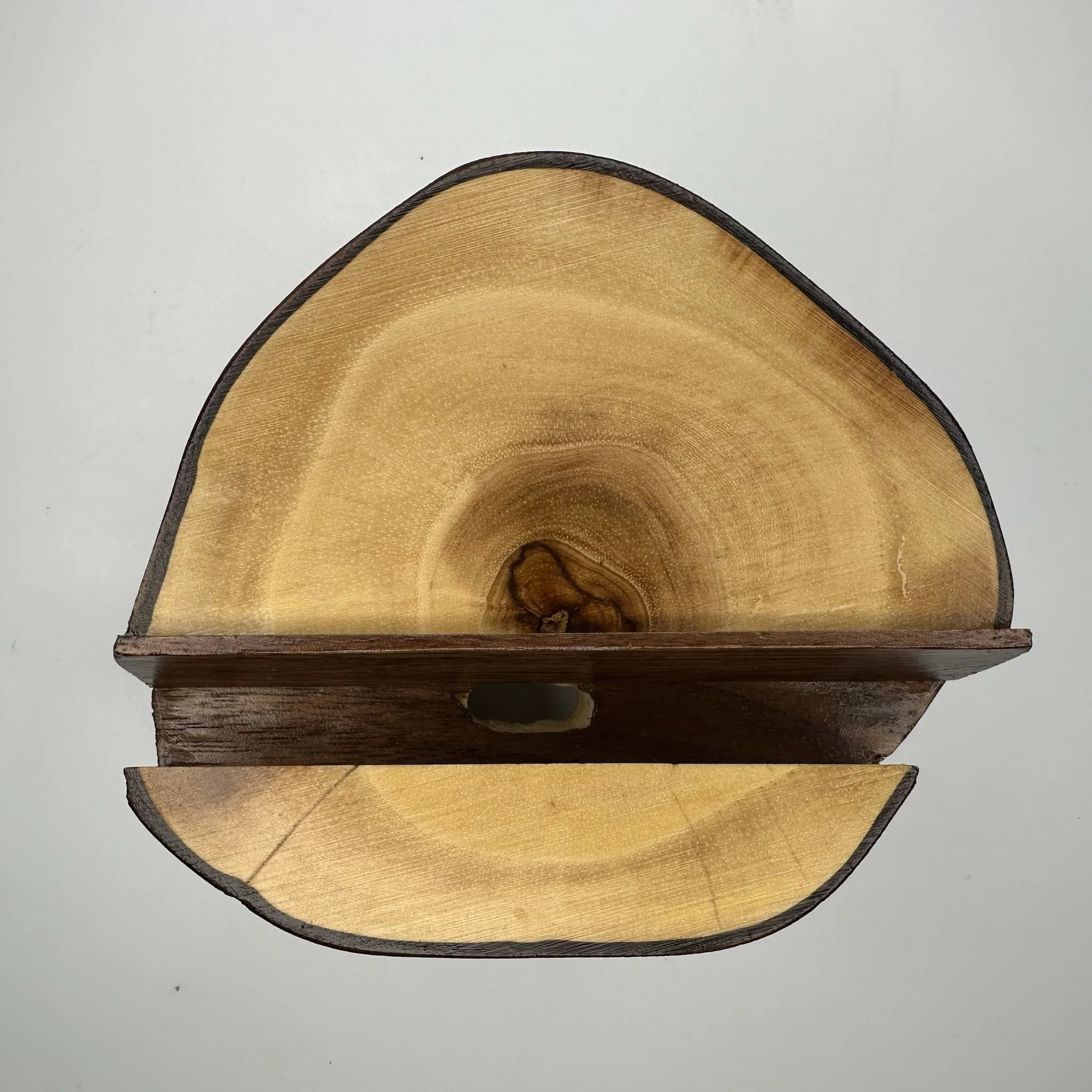 log phone stand 8.JPG