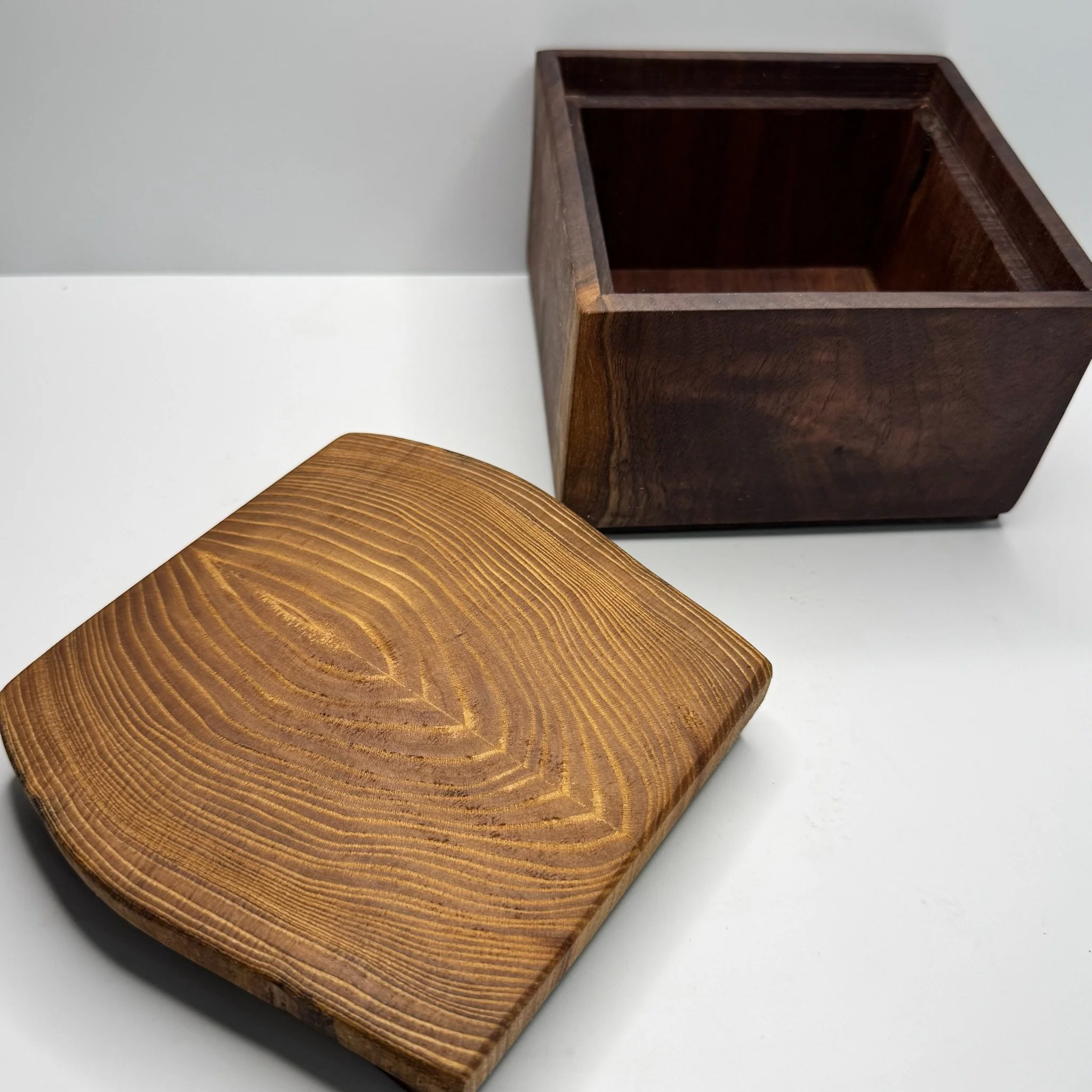 walnut box 070526c.JPG