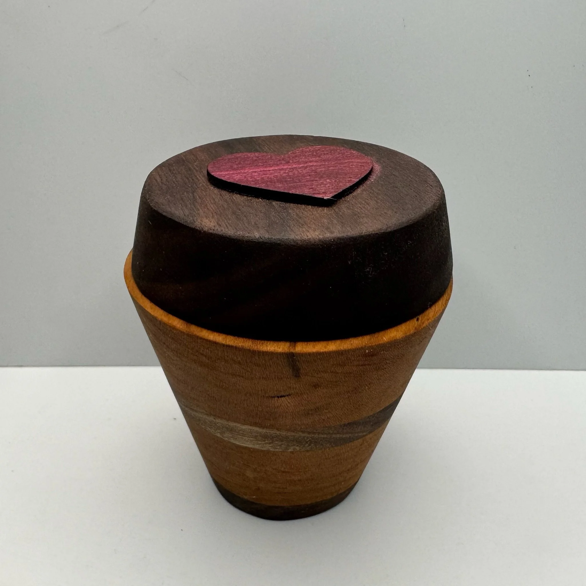 box heart lid 1.JPG