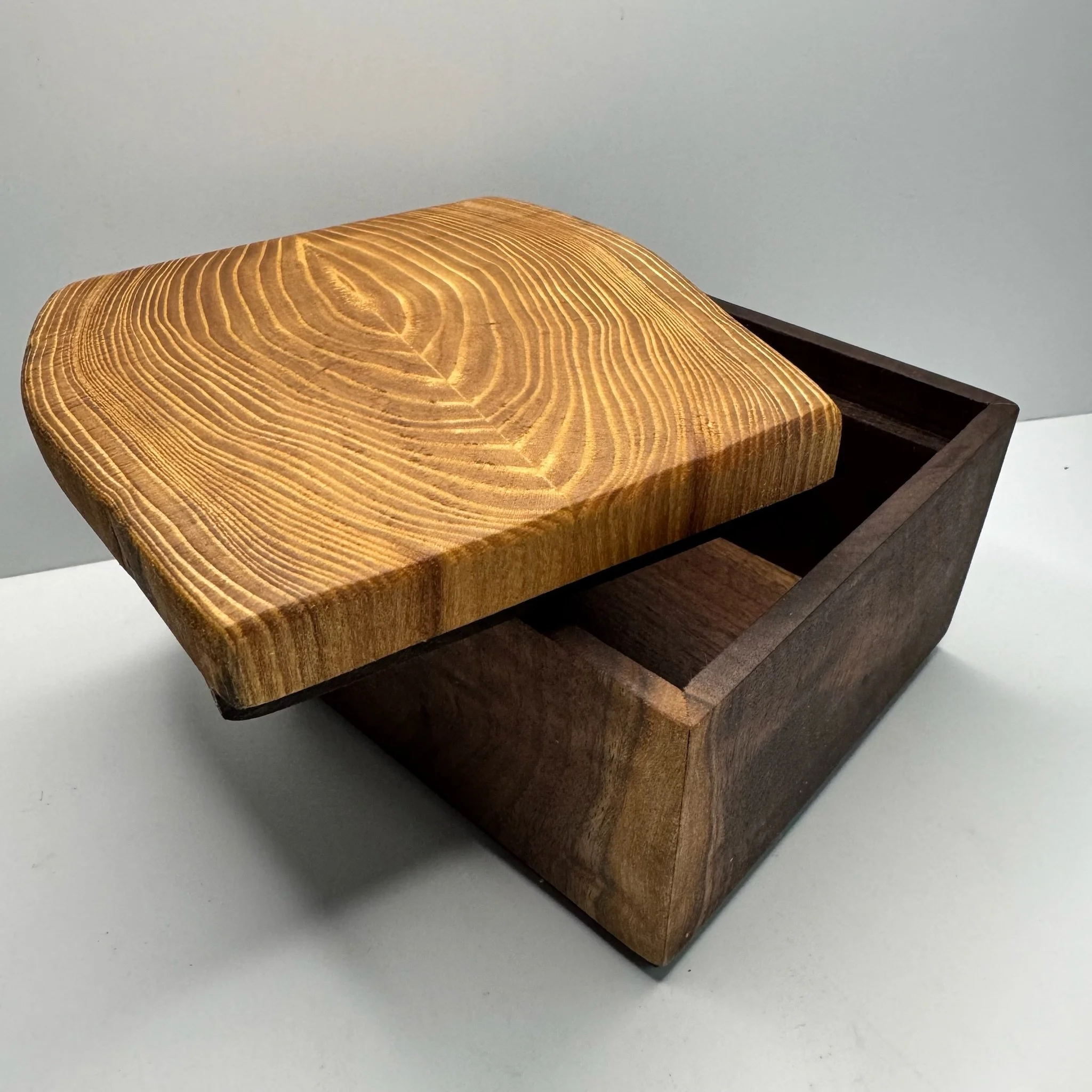 walnut box 070526d.JPG