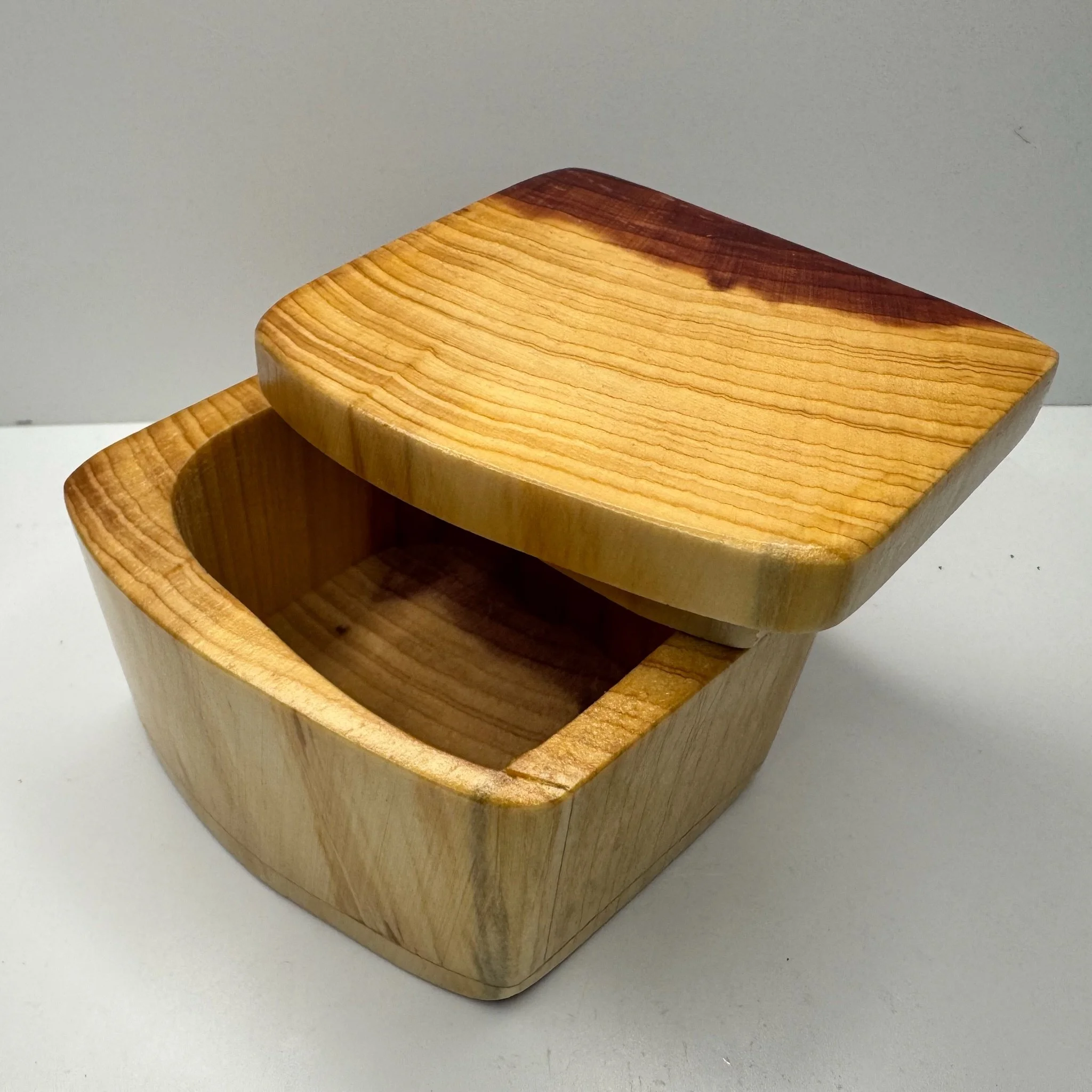 cedar box finished 1.JPG