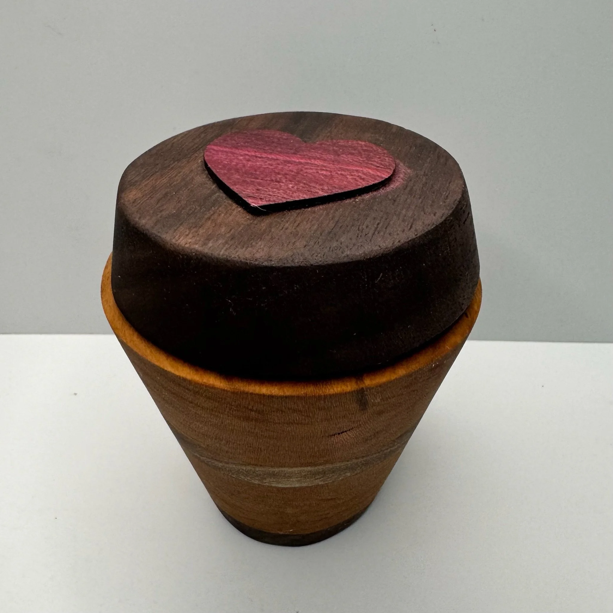 box heart lid 1b.JPG