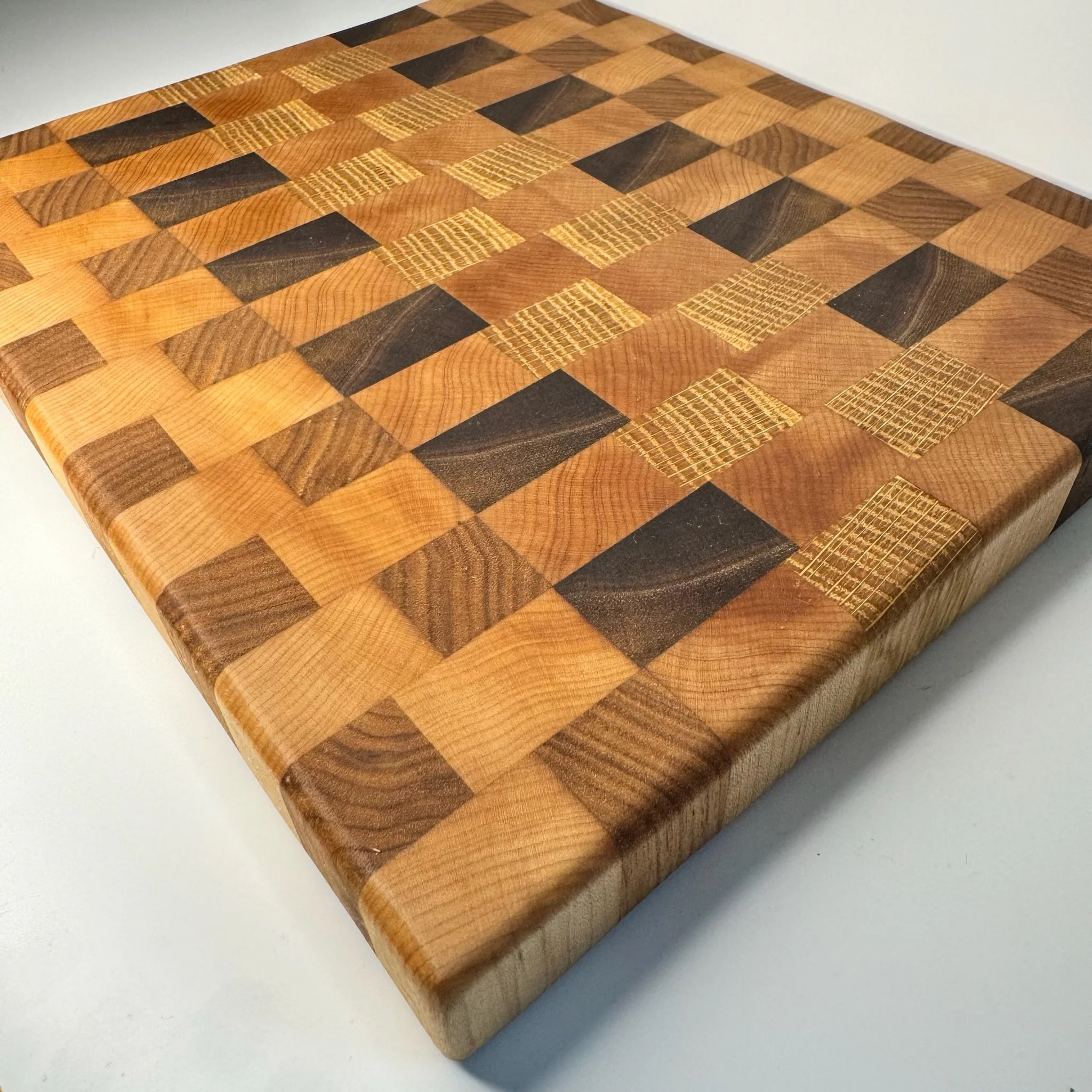 cutting board large 112225a.JPG