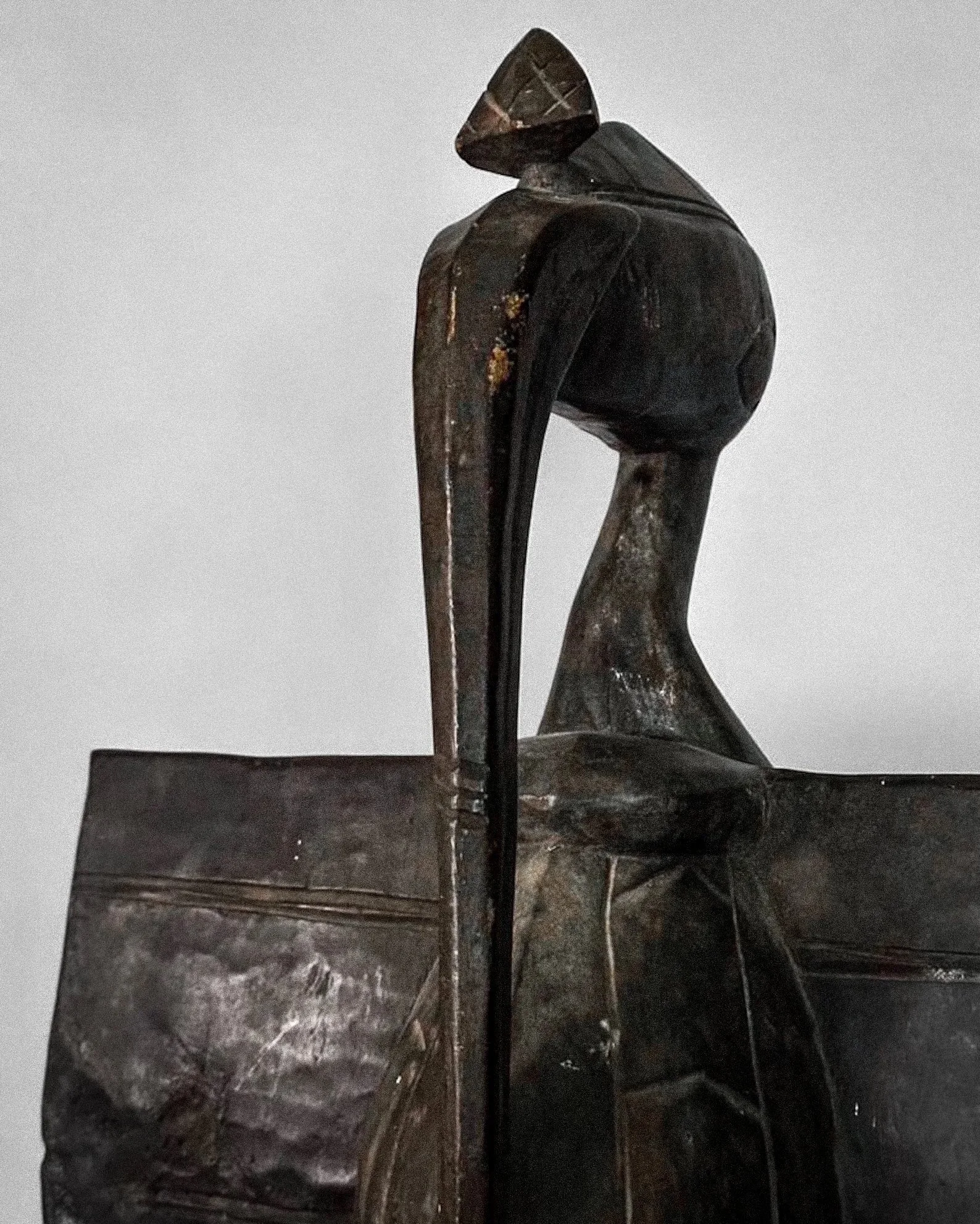 A striking and sculptural presence, this large Senufo hornbill commands attention with its bold form and beautifully aged surface. Hand-carved in wood, the piece embodies the distinctive aesthetic of Senufo artistry, its elongated proportions and rhy