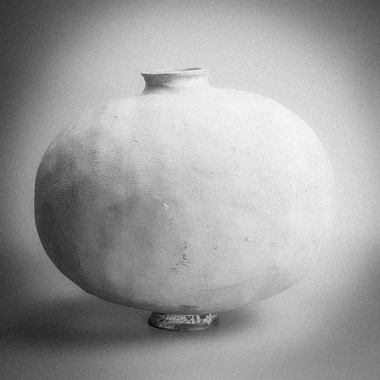 A VERY LARGE AND RARE CHINESE POTTERY COCOON : MILITARY LISTENING JAR WITH OXFORD TL TEST, QIN DYNASTY (221 - 206 BC) OR WARRING STATES PERIOD (475 - 221 BC).jpg