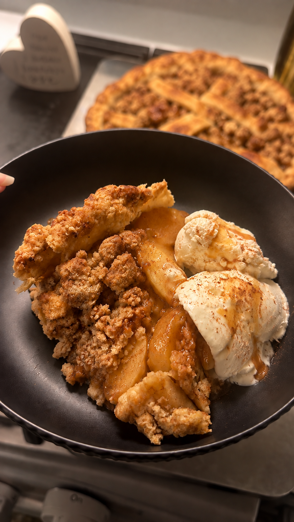 Best Applie Crumb Cobbler Pie HEARTMADE recipe brittany mondido.png