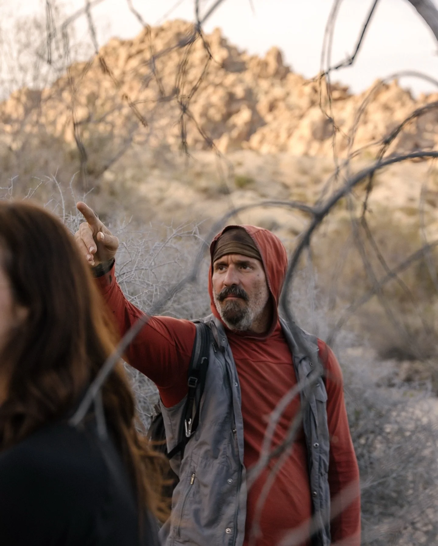 Joshua Tree has a way of grounding you and connecting you to something bigger than yourself. During the Awaken Within retreat, we joined @joshuatree_connectivity for an incredible tour, learning how the original ancestors of this land survived and th