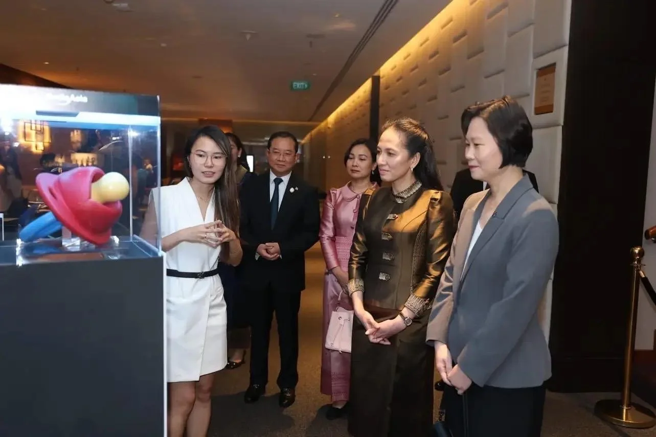 Gala-Prime-Minister-Cambodia-and-Singapore-Foreign-Minister.rULWGysG.jpeg