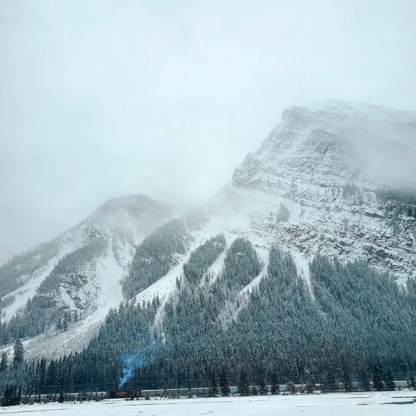 By plane, train or automobile. However you are getting to your destination this year, take a moment to enjoy the beauty around you. This was taken on a road trip between bc and alberta 🥰