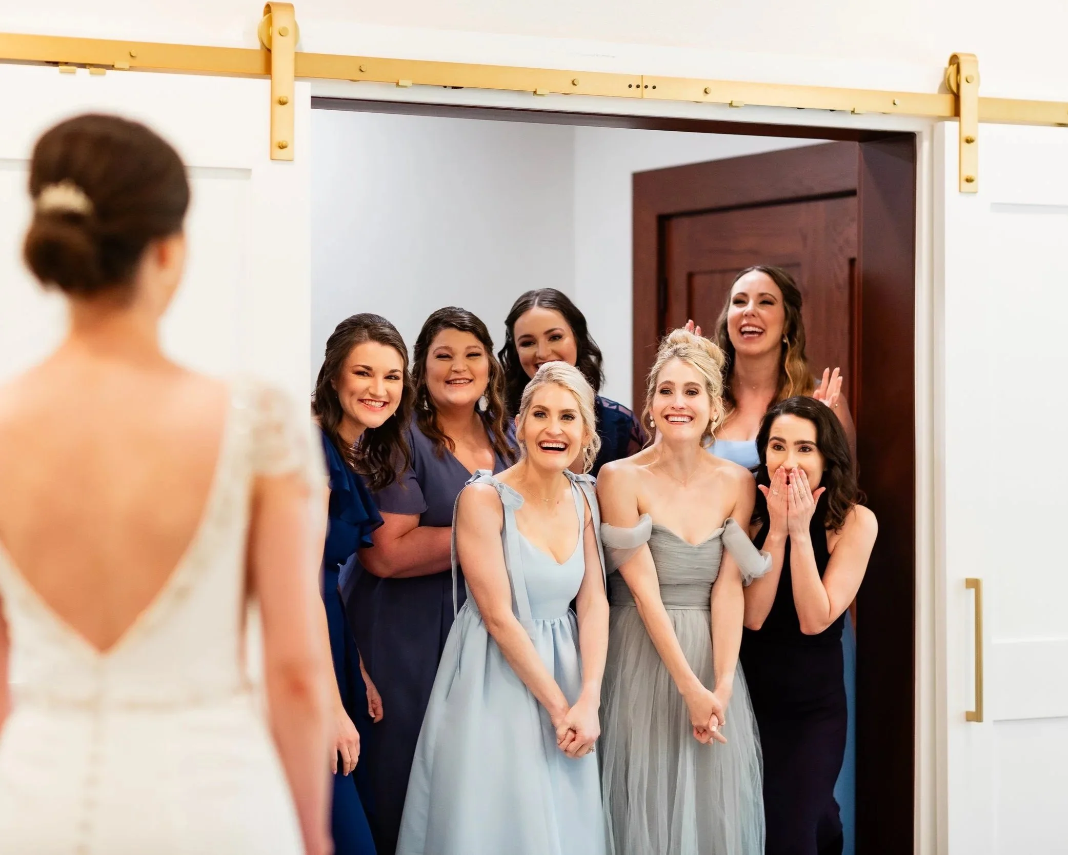 the-woodlands-country-club-bridal-suite-bridesmaids-first-look
