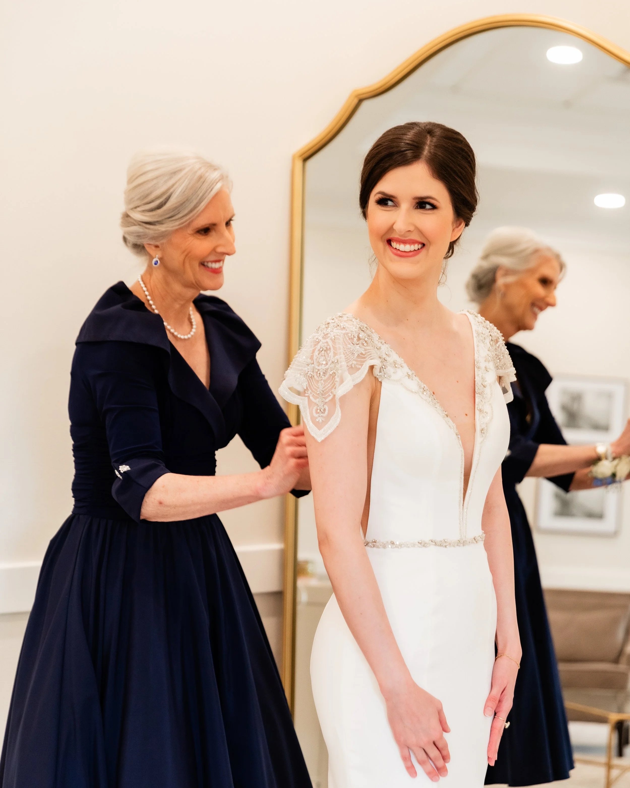 bride-prep-portrait-the-woodlands-country-club-tx