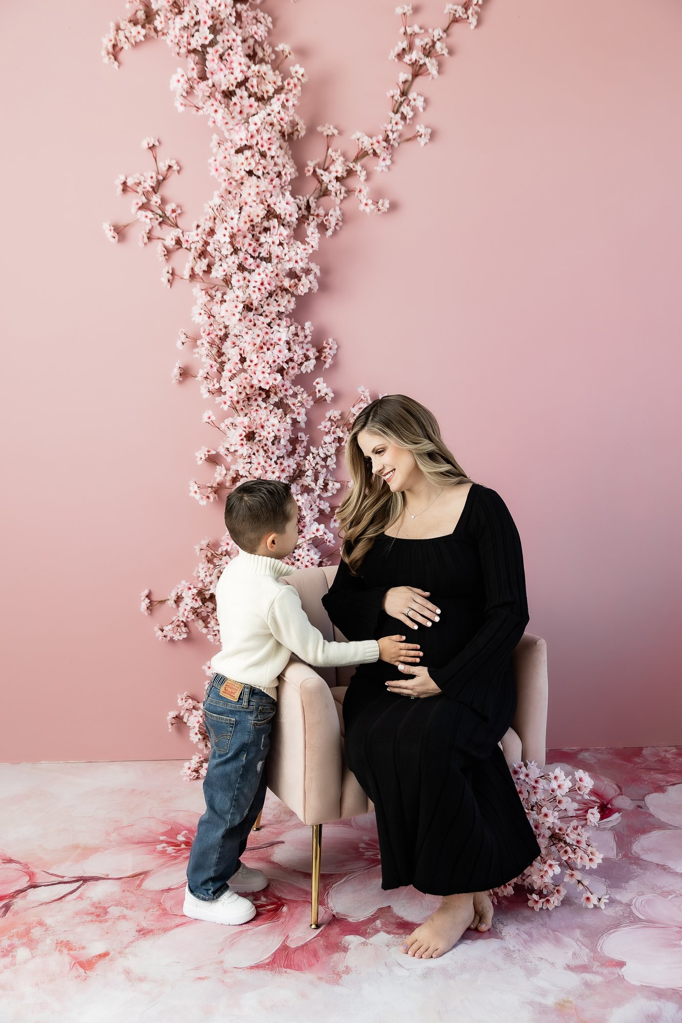 Olsen Maternity Session | Indoor Studio Maternity &amp; Family Photography in Spring, TX