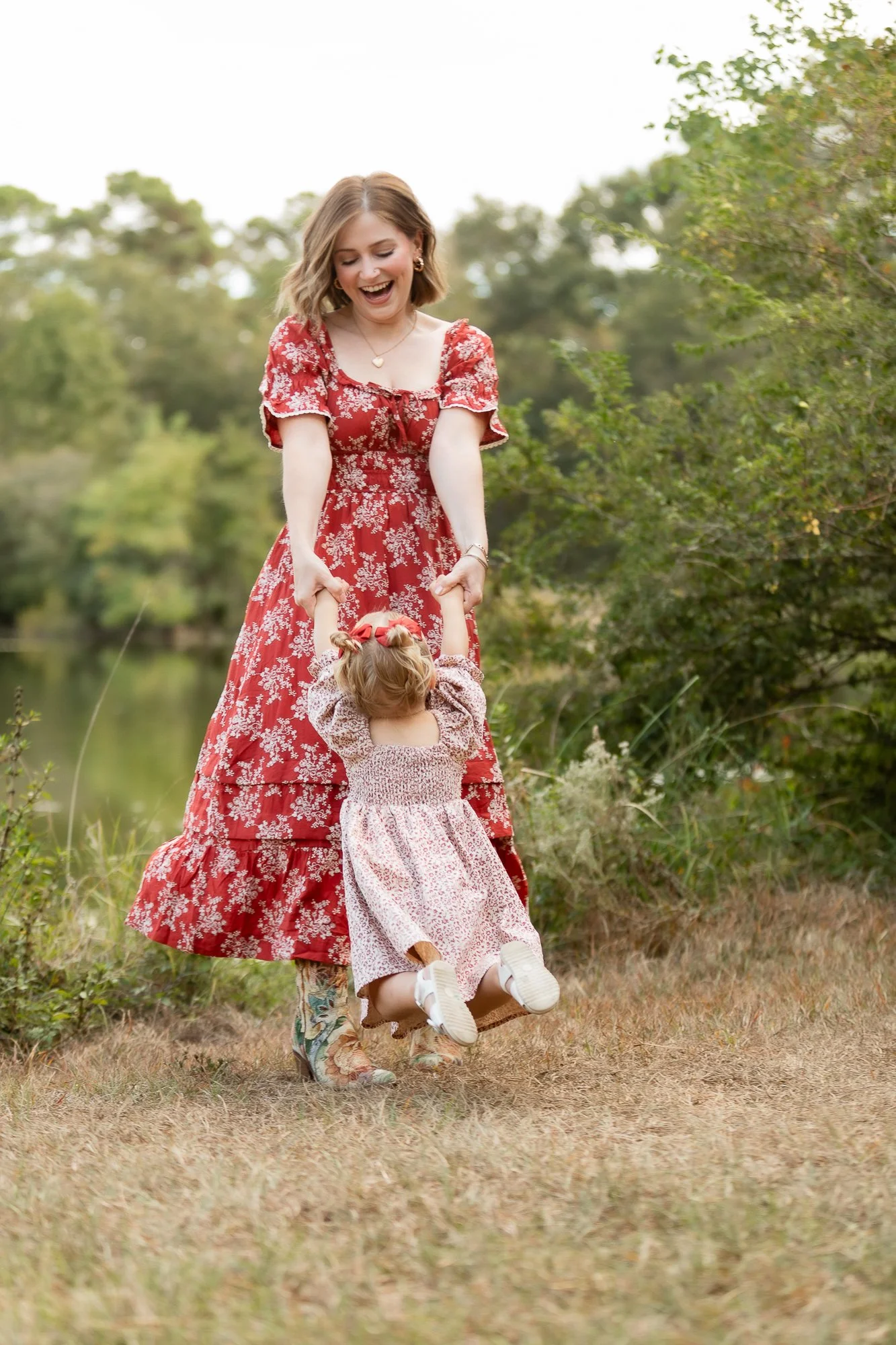 spring-creek-greenway-nature-preserve-family-photos-mother-daughter.jpg