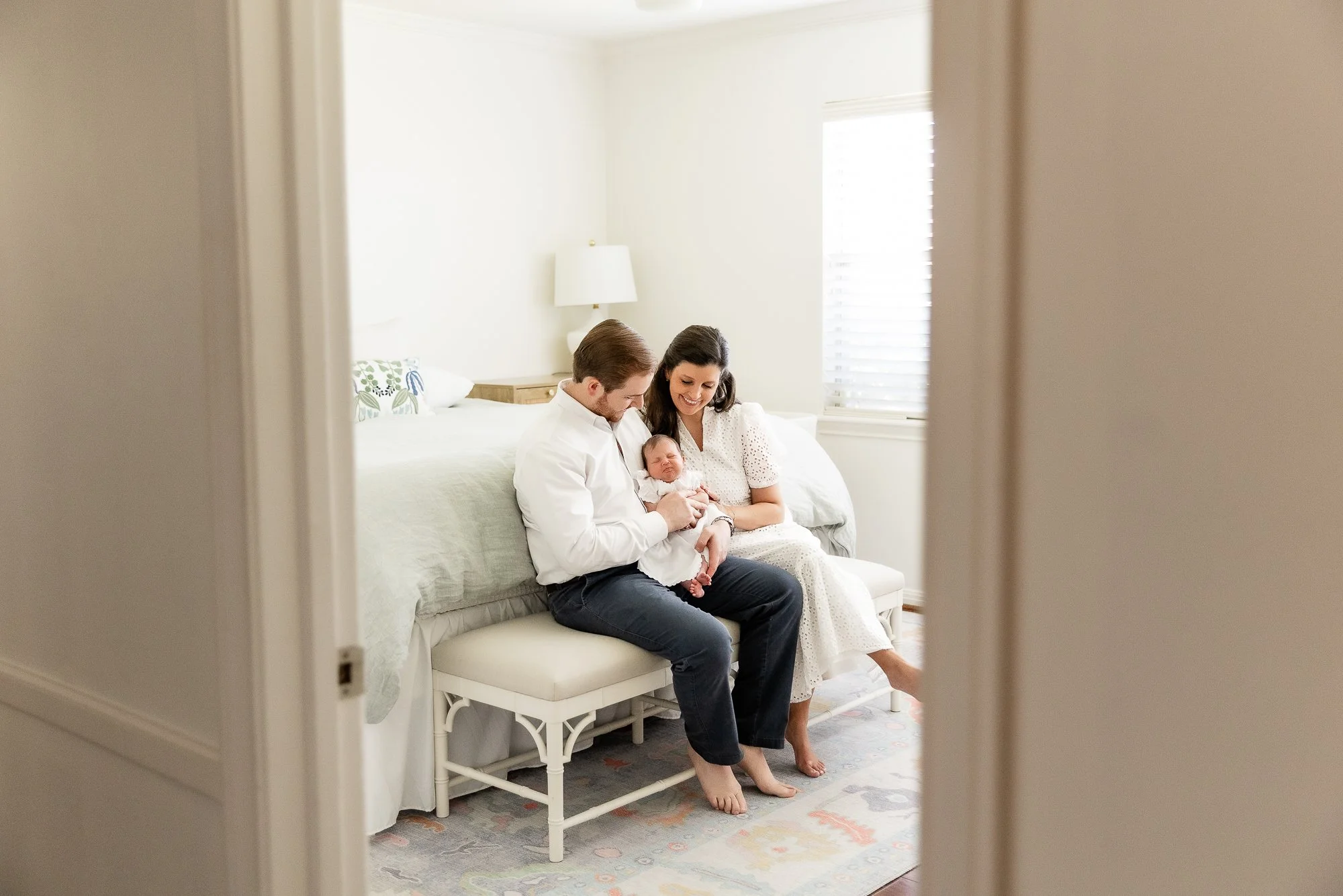 newborn-session-in-master-bedroom-houston-home.jpg
