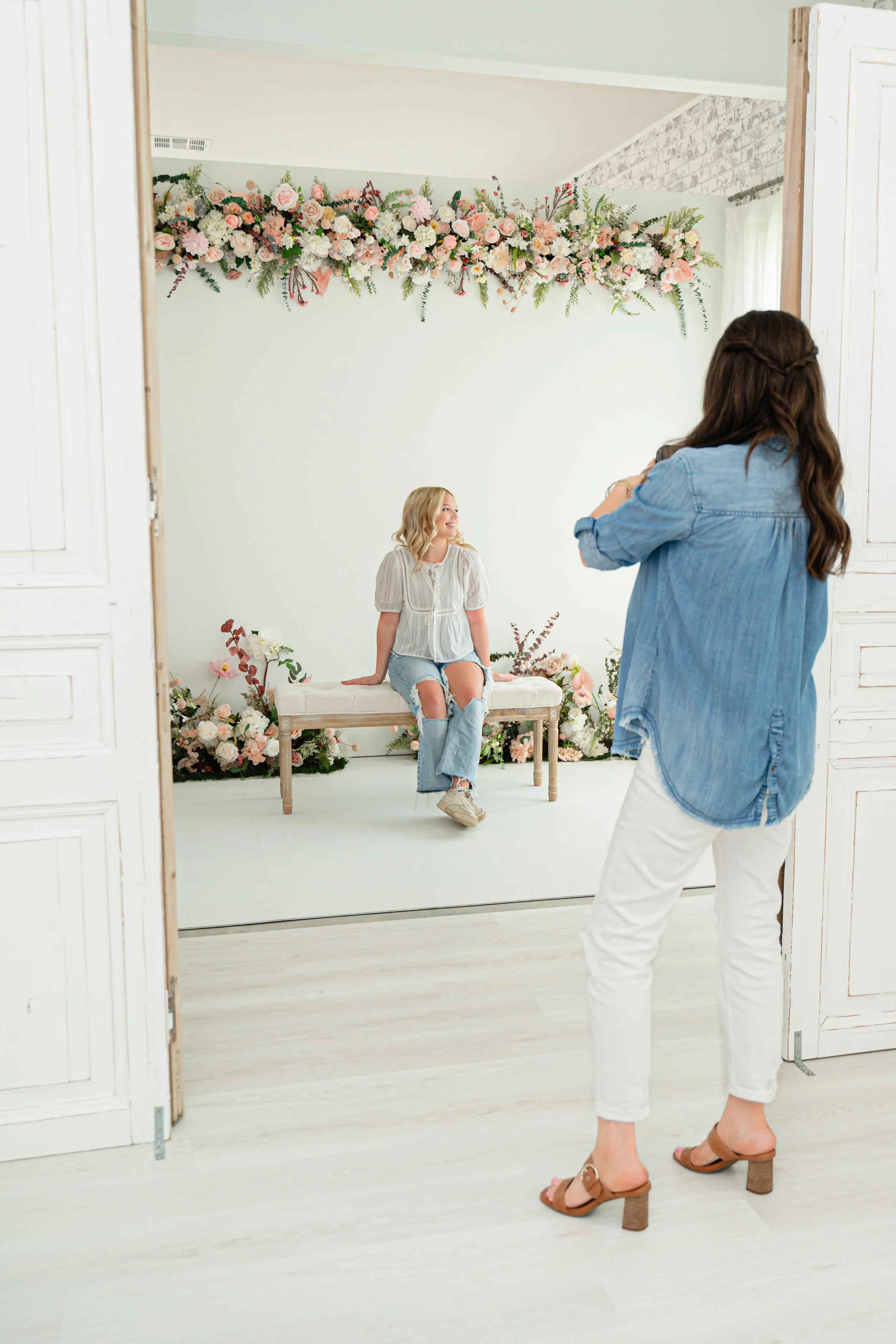 behind-the-scenes-senior-photographer-the-woodlands-tx