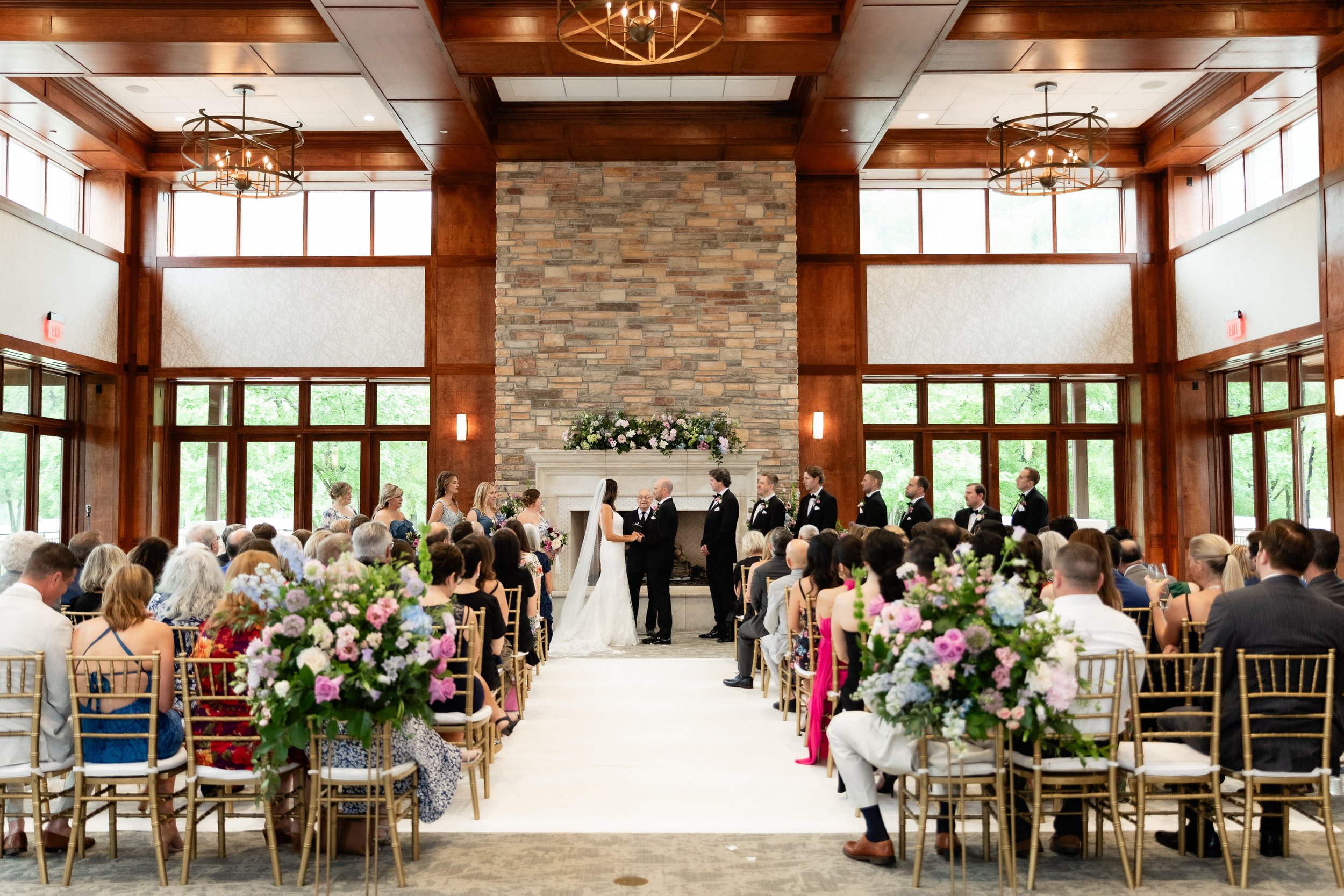 indoor-ceremony-the-woodlands-country-club-wedding