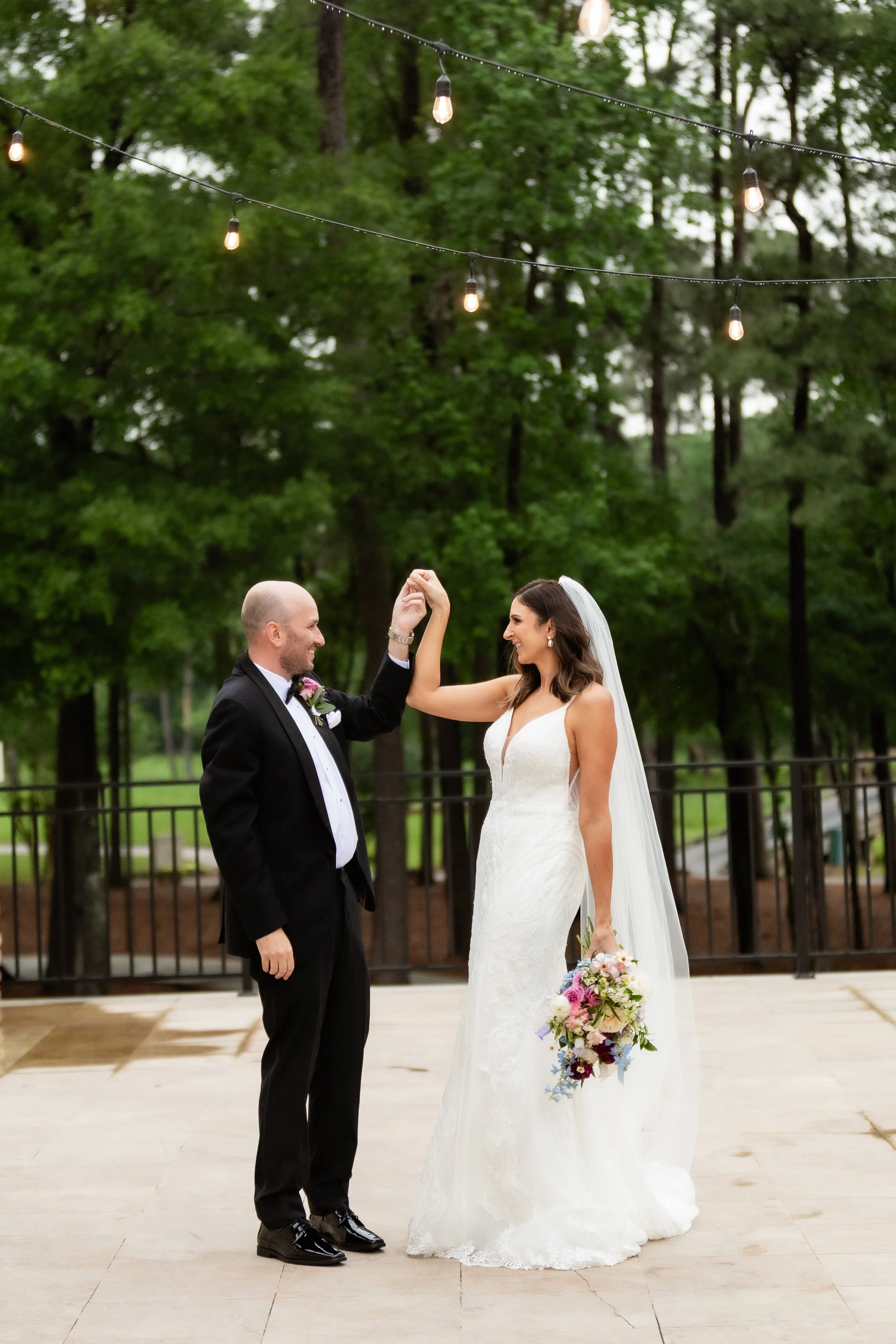 bride-and-groom-portraits-the-woodlands-tx-wedding