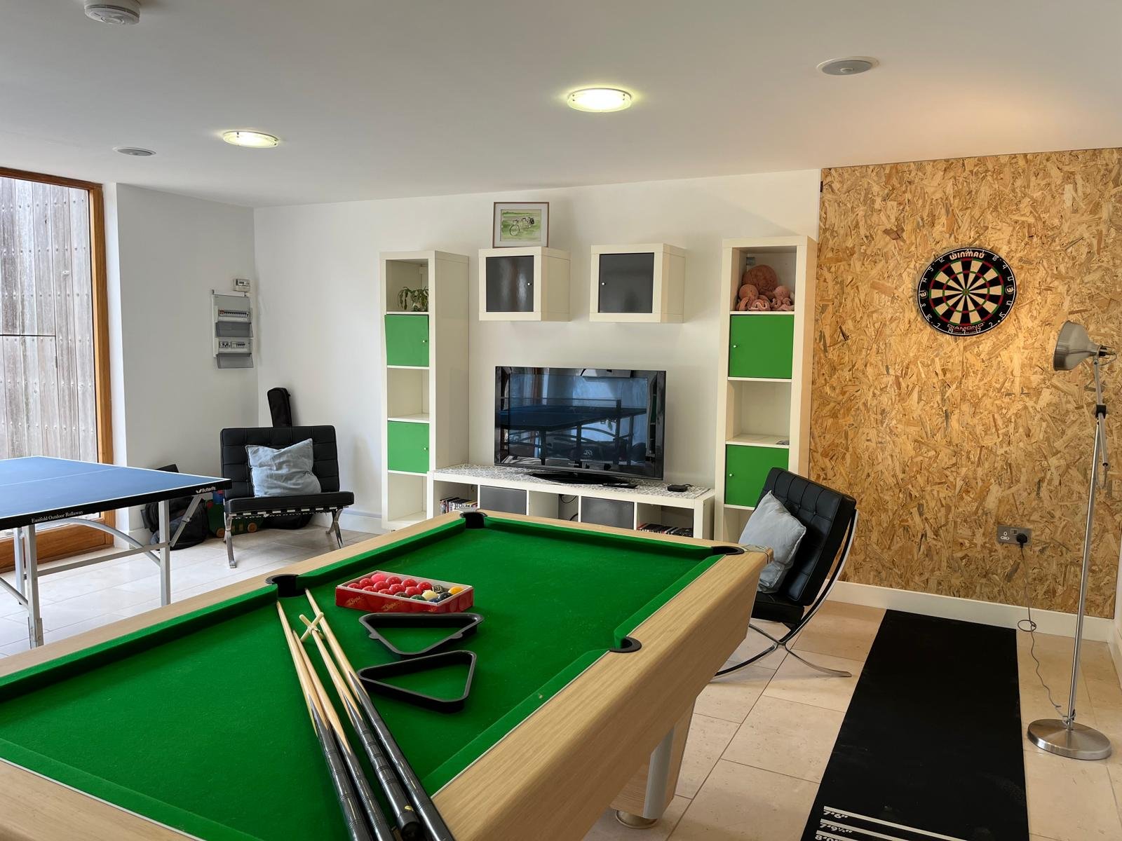 Games Room Pool Darts.jpg