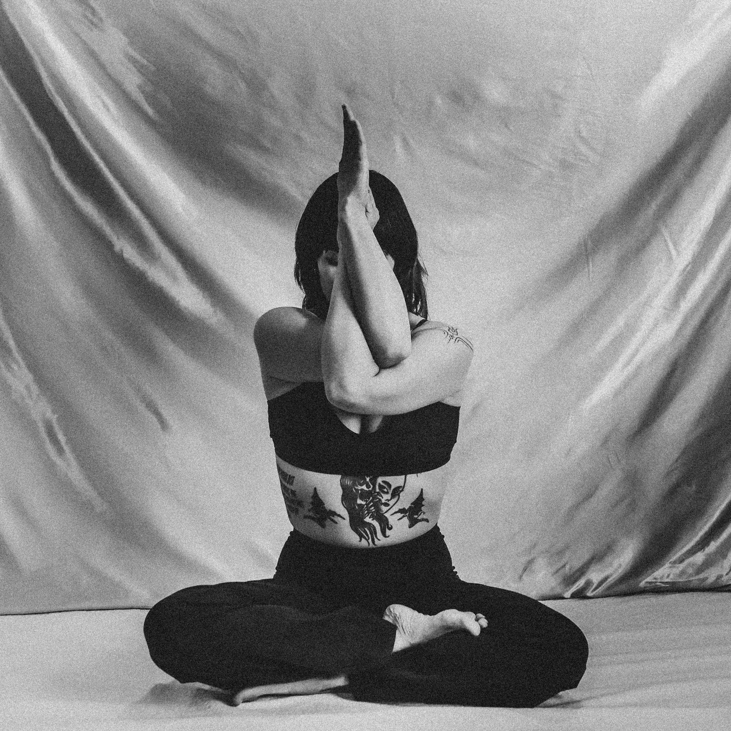 grid pose-8.jpg