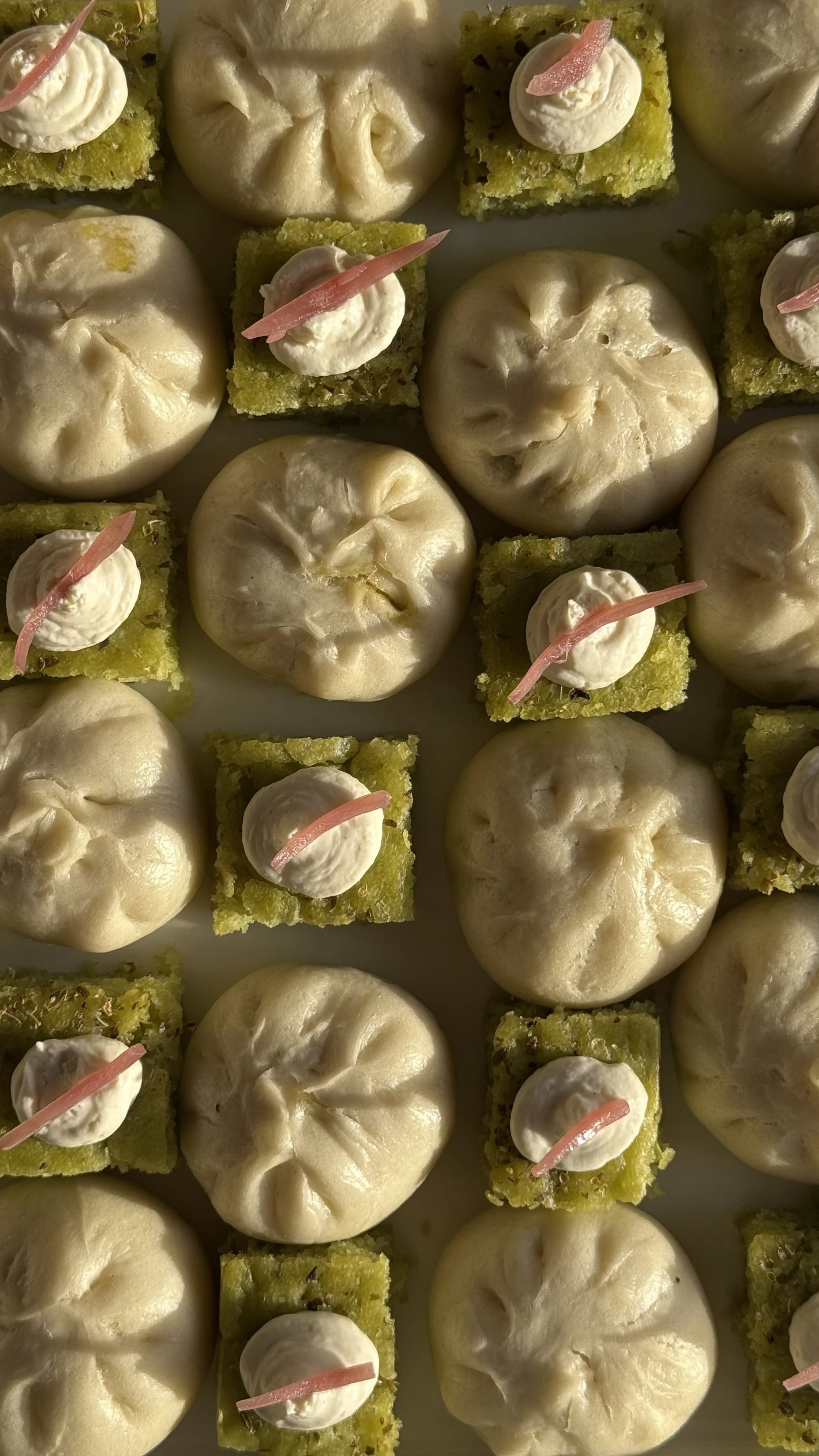 mini baos aux légumes et beurre persillé, focaccia