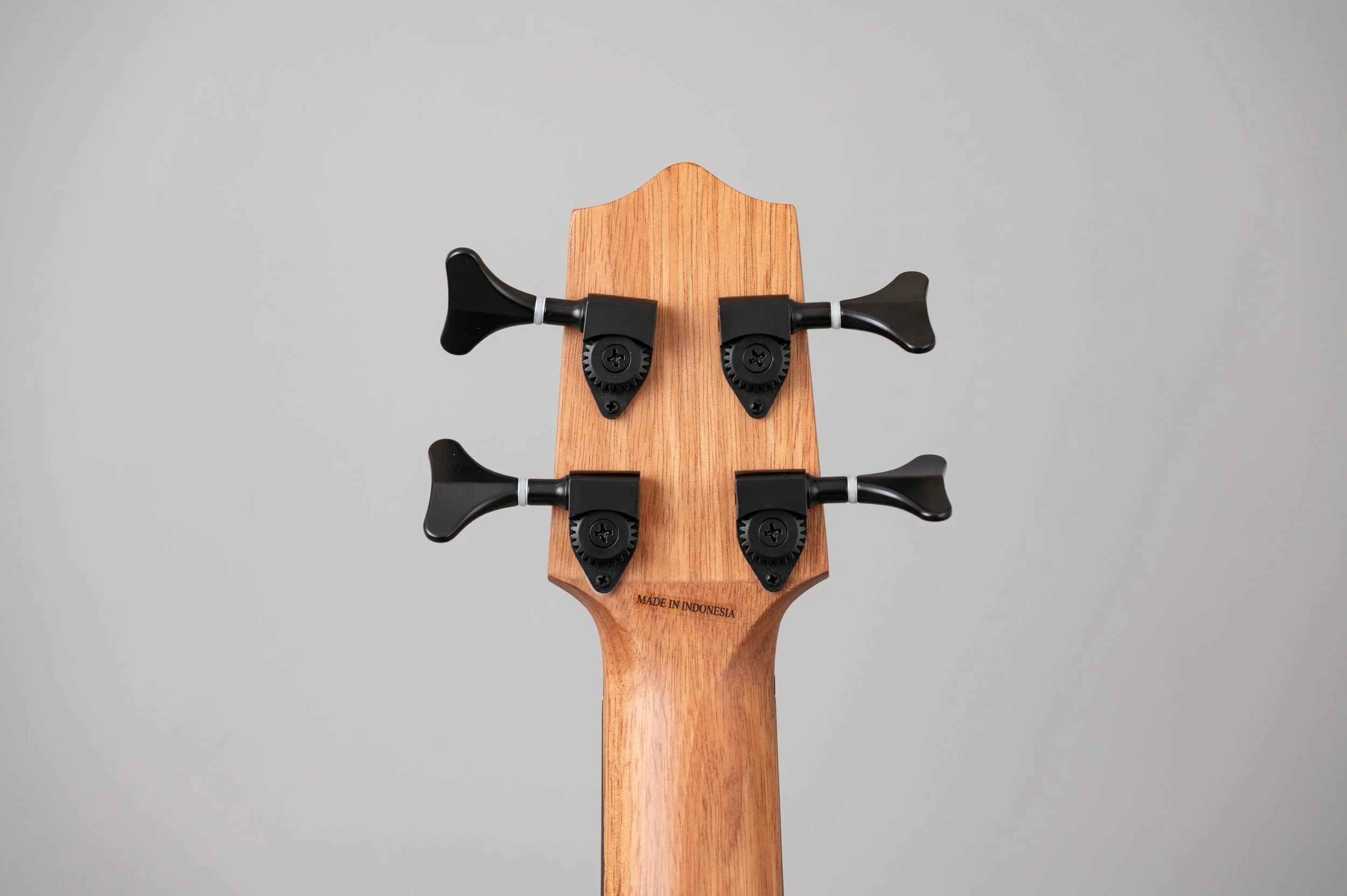 Kala U-Bass Pacific Walnut-2386.jpg