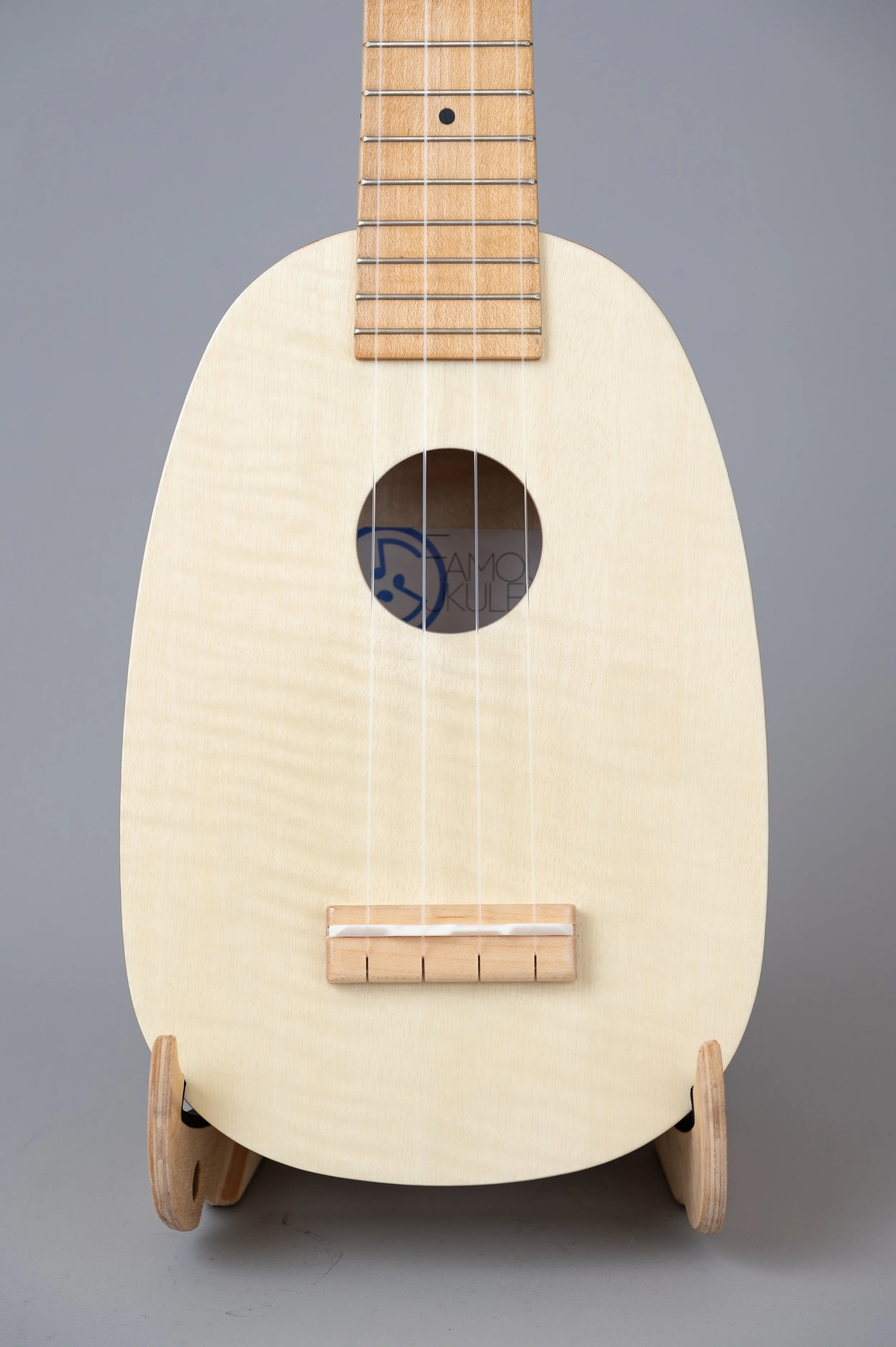 Famous FS-S10PN-2745.jpg