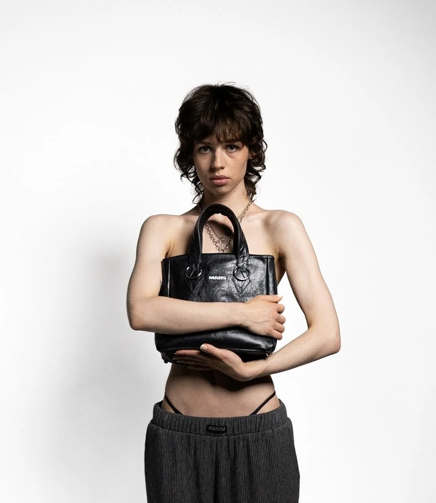 MARS-Look-Female-Taschen-Klein-02 2.jpg