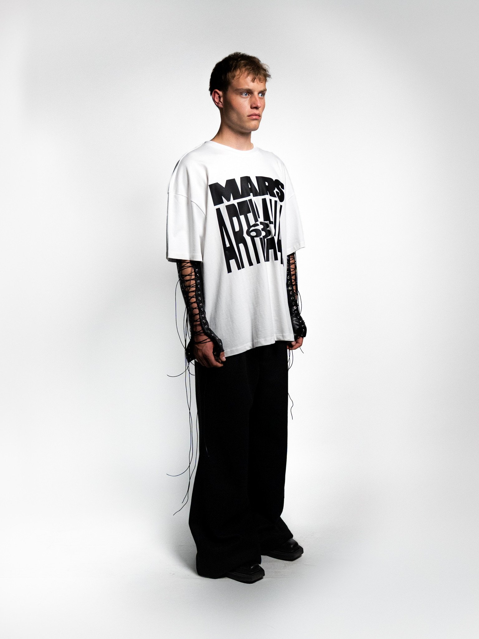 MARS-Look-Male-Tshirt-Weiß-Artisanal-ohne-Tasche-06.JPG