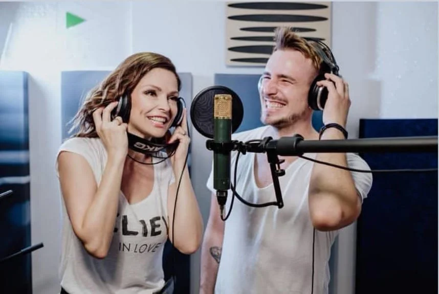 Grupa Best and Natalija Verboten recording vocals for duet song at Longplay Studios