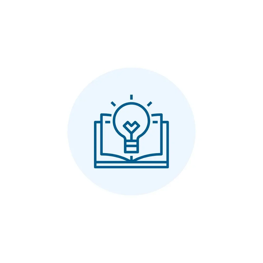Icono de una lámpara de ideas sobre un libro abierto, en línea de color azul.