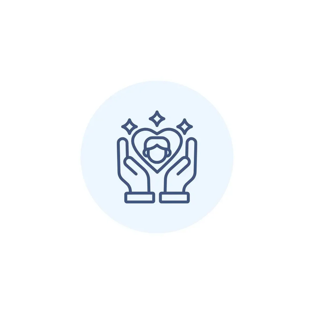 Icono de dos manos sosteniendo un corazón con una figura de una persona en el centro, rodeada de estrellas.