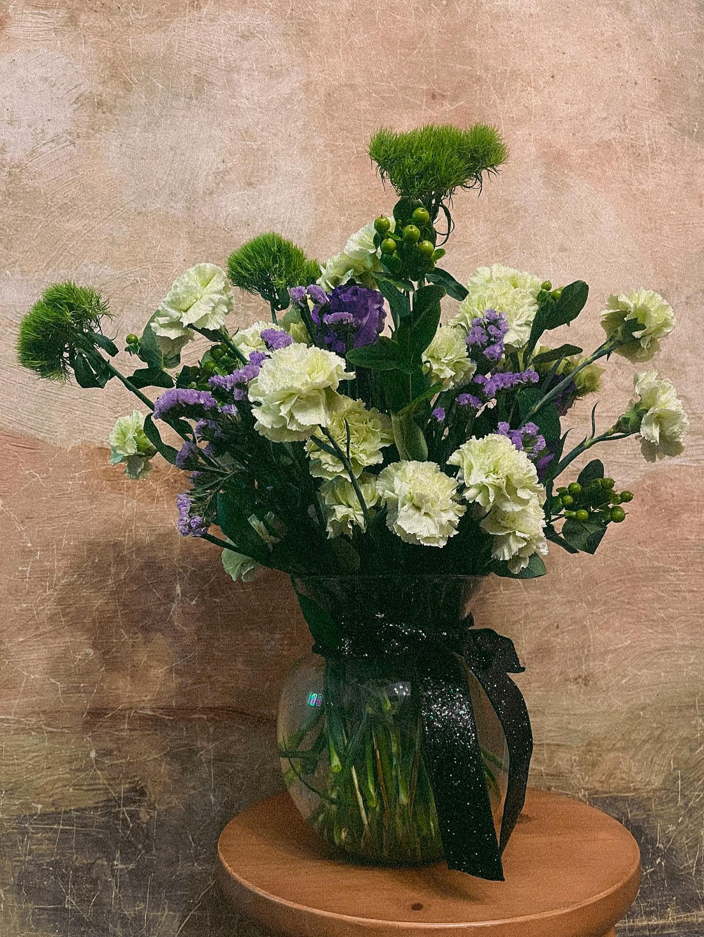 Winner, winner, flower dinner 🍽️

Big thanks to Covington Beer Garden for letting us join as a sponsor for the fun for bingo night! Fever Dream gave away a grand arrangement and spooky season bud-vases - with those brat green carnations for the win!