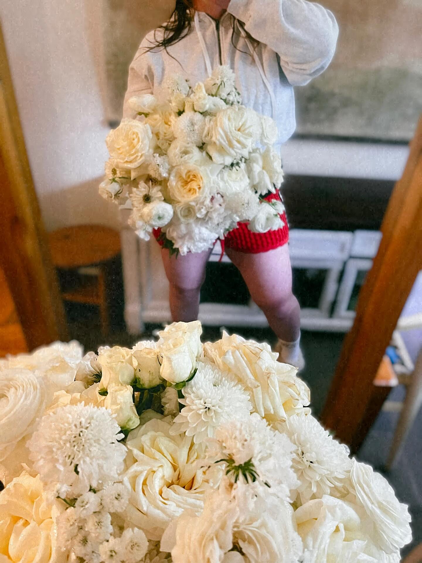 Classic, soft, bridal white bouquet headed for The Elms Mansion 🤍☁️⚜

Can&rsquo;t wait to see this beauty @elmsmansion 

#feverdreamflorals #bridalsbouquet #bridalbouquet #whiteweddingflowers #neworleansflorist #iconic #elmsmansion #bridalsession #w
