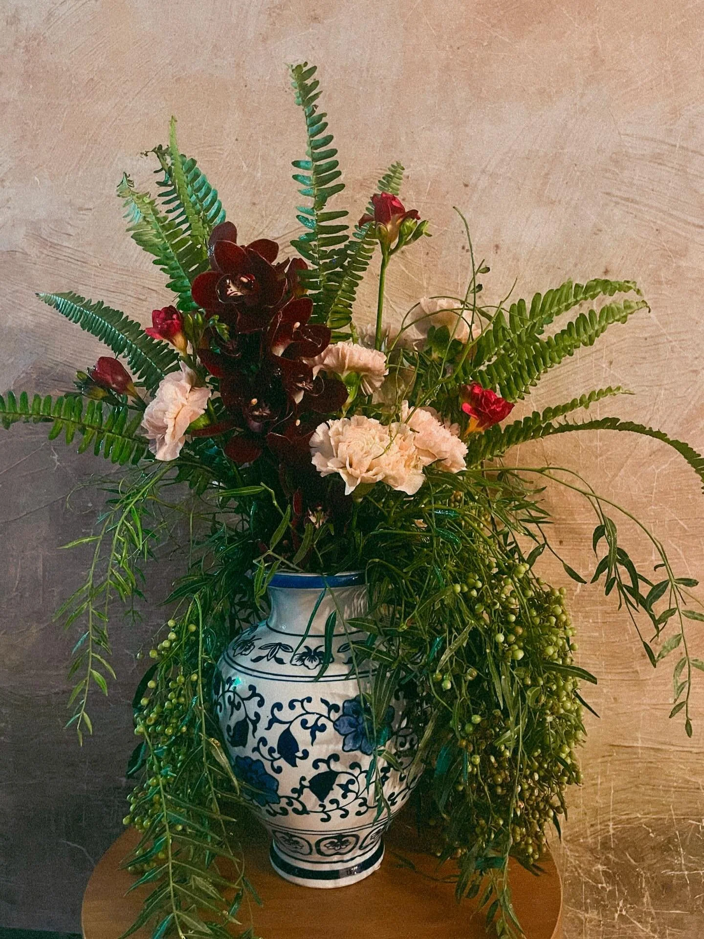 When the request is &ldquo;something with pink and greenery,&rdquo; this is where we go. 🩷💚

#PinkAndGreenery #BirthdayBlooms #FeverDreamFlorals #GardenStyleFlorals #TexturalDesign #MoodyFlorals #FloralArtistry #CovingtonFlorist #LouisianaFlorist #