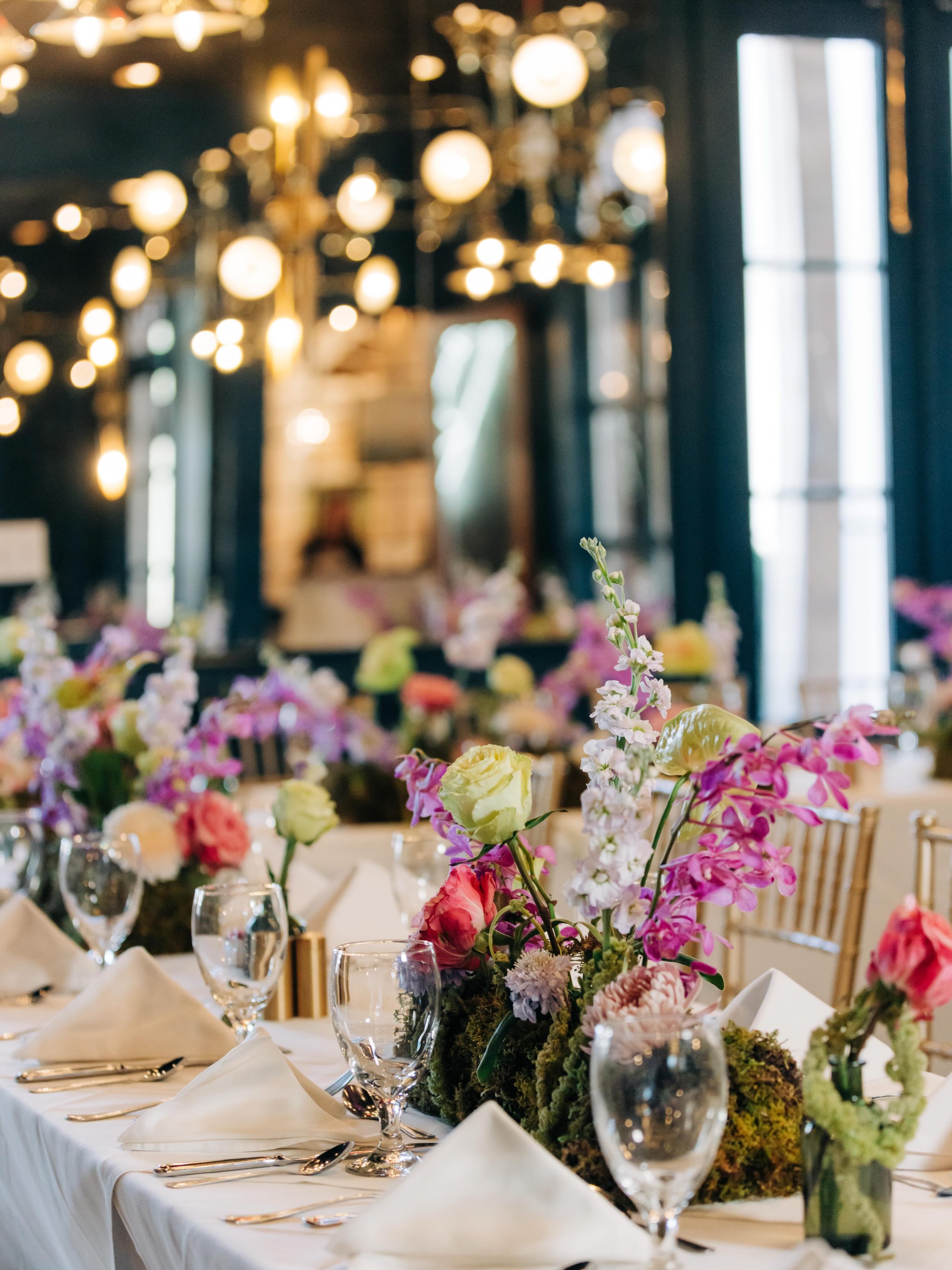 A little Baton Rouge kickoff to a wedding weekend under the trumpet chandeliers 🎺 @jubans 

📷@nikkibardwellphoto

#rehearsaldinner #jubans #batonrougewedding #louisianawedding #weddingflorals