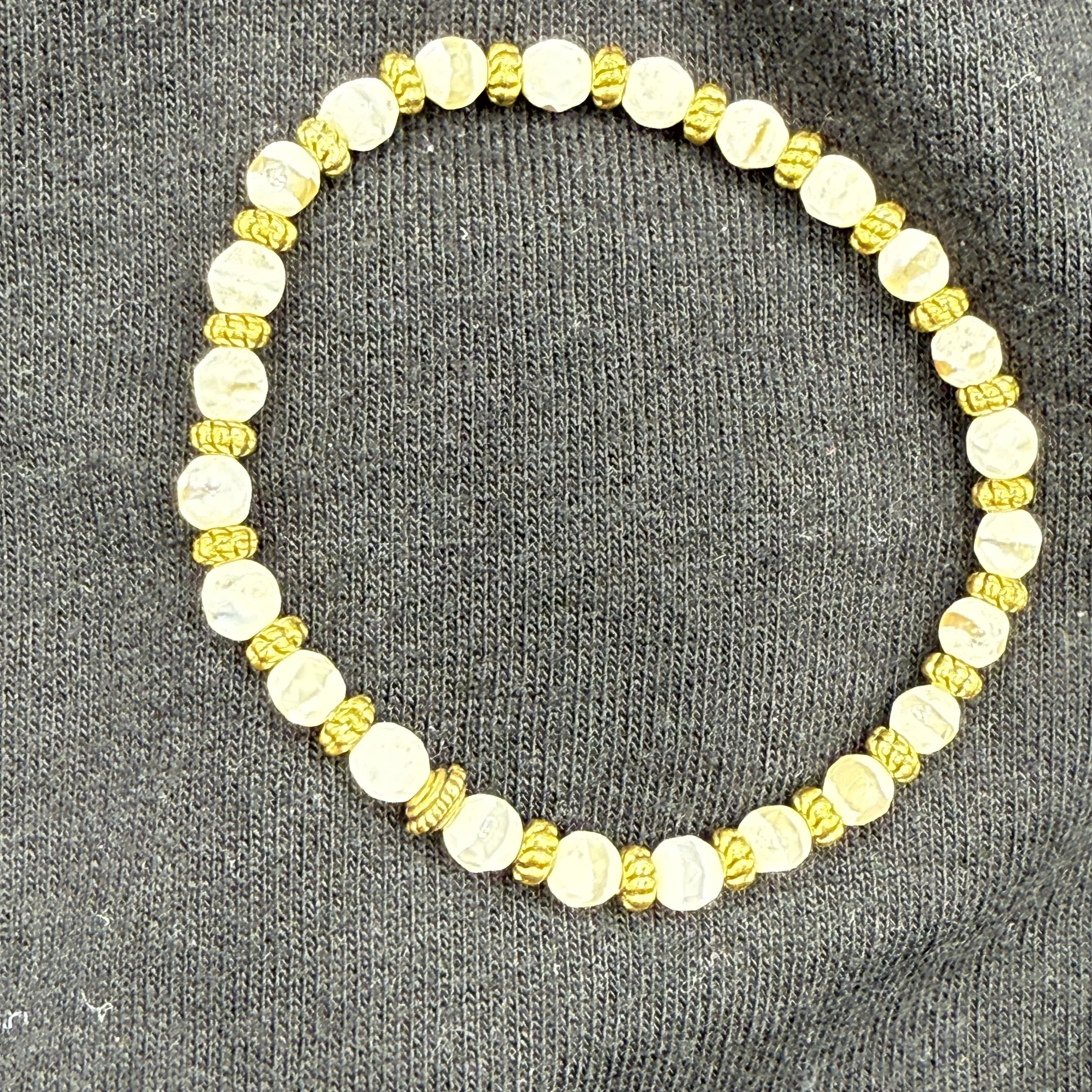 Beaded stretched bracelt