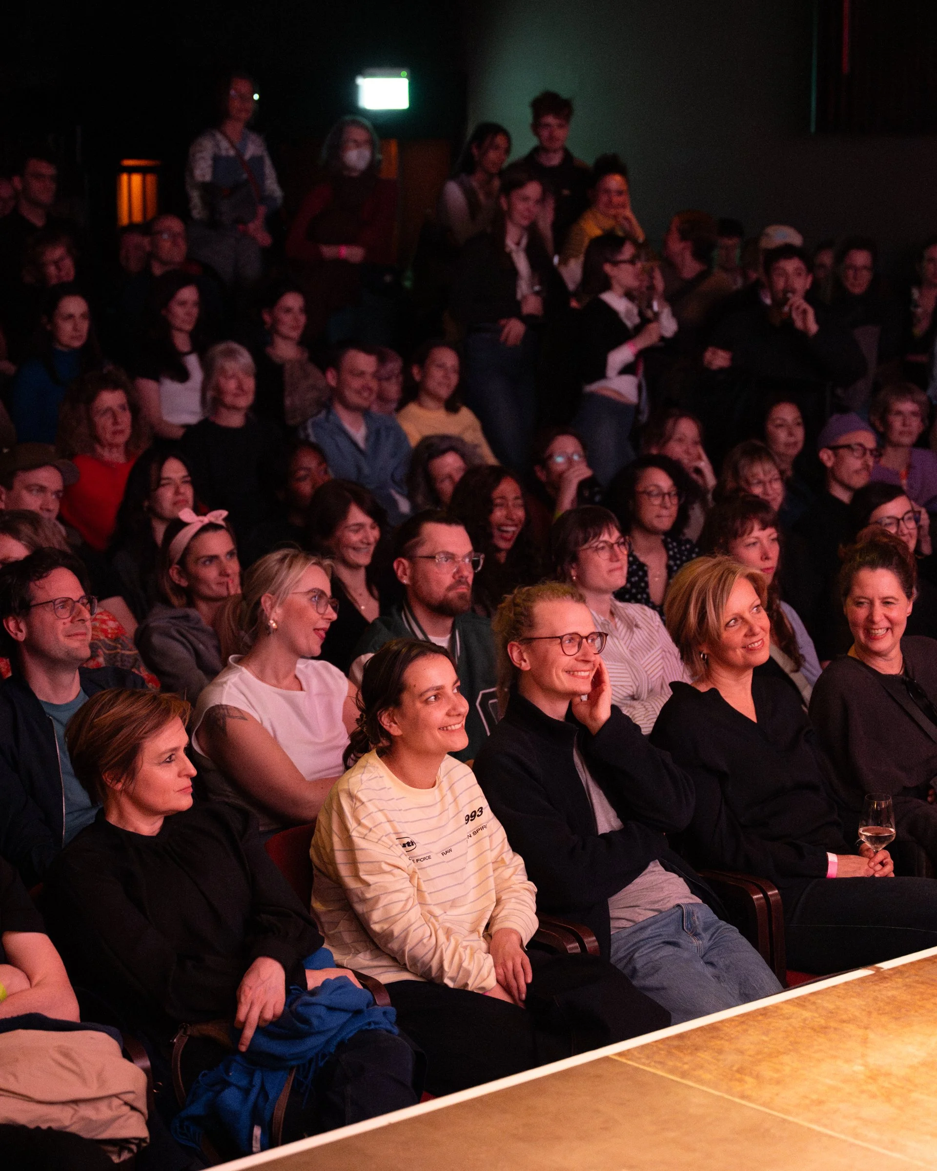 Eventfotografie: Publikum bei einer Performance oder Präsentation