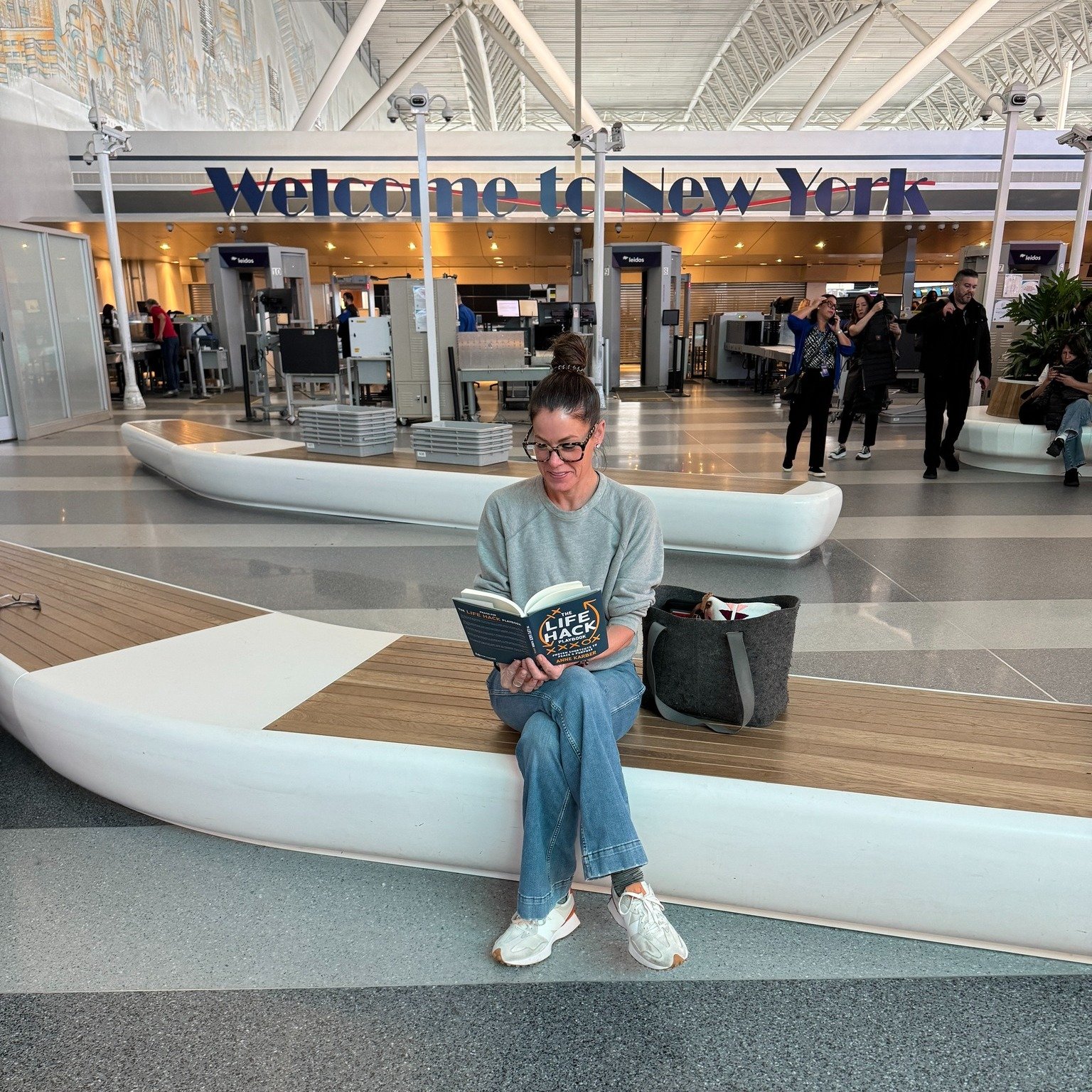 The Life Hack Playbook takes New York!!

What an incredible few days spreading the message and promoting Anne&rsquo;s new book in New York. From recording content and connecting with amazing people to seeing The Life Hack Playbook up on a Times Squar