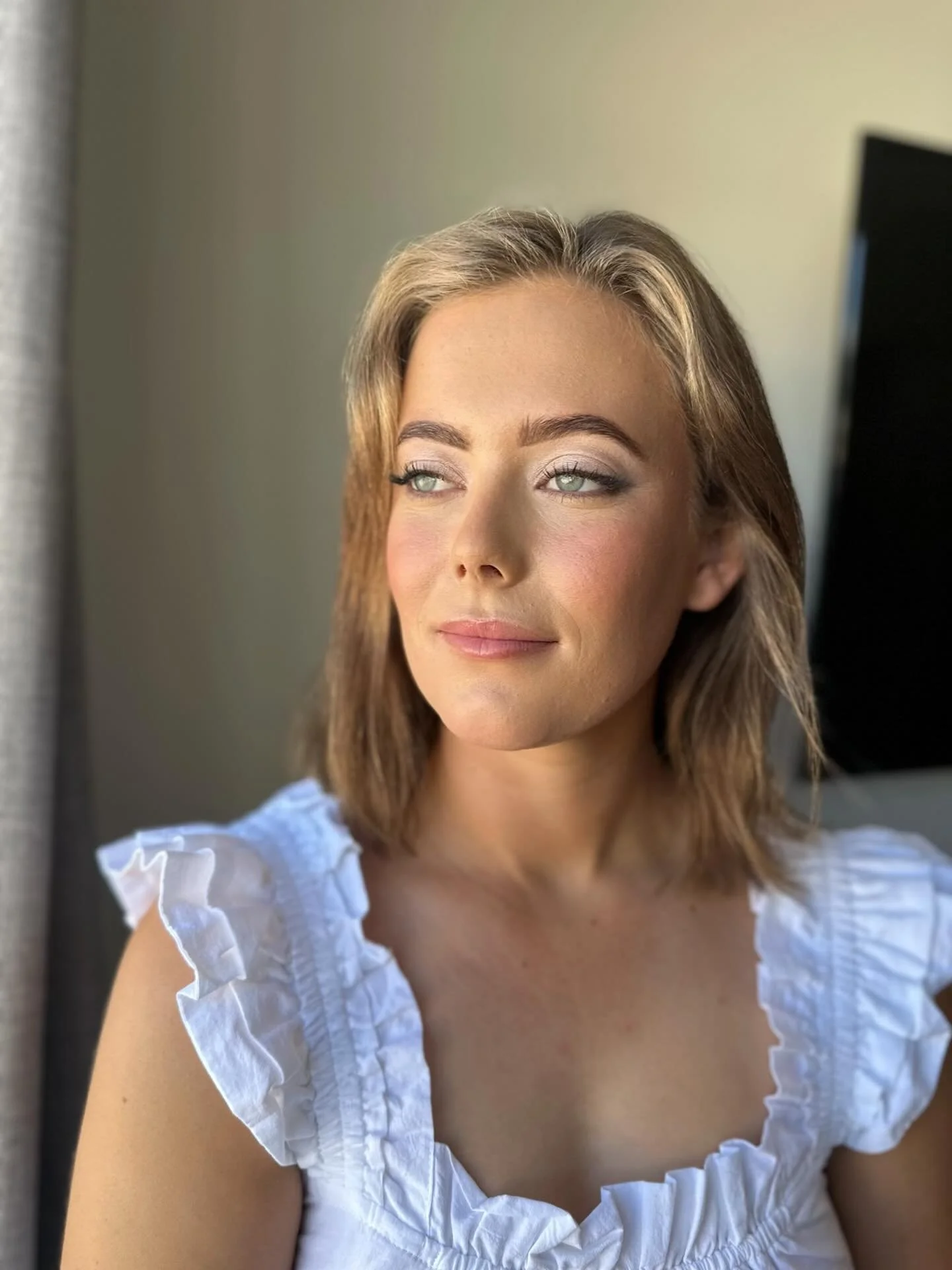 @_georgiabennetts02 
Yesterday I had the pleasure of doing Georgia and her wedding party for her wedding. 
.
Dosent she look stunning 🤍