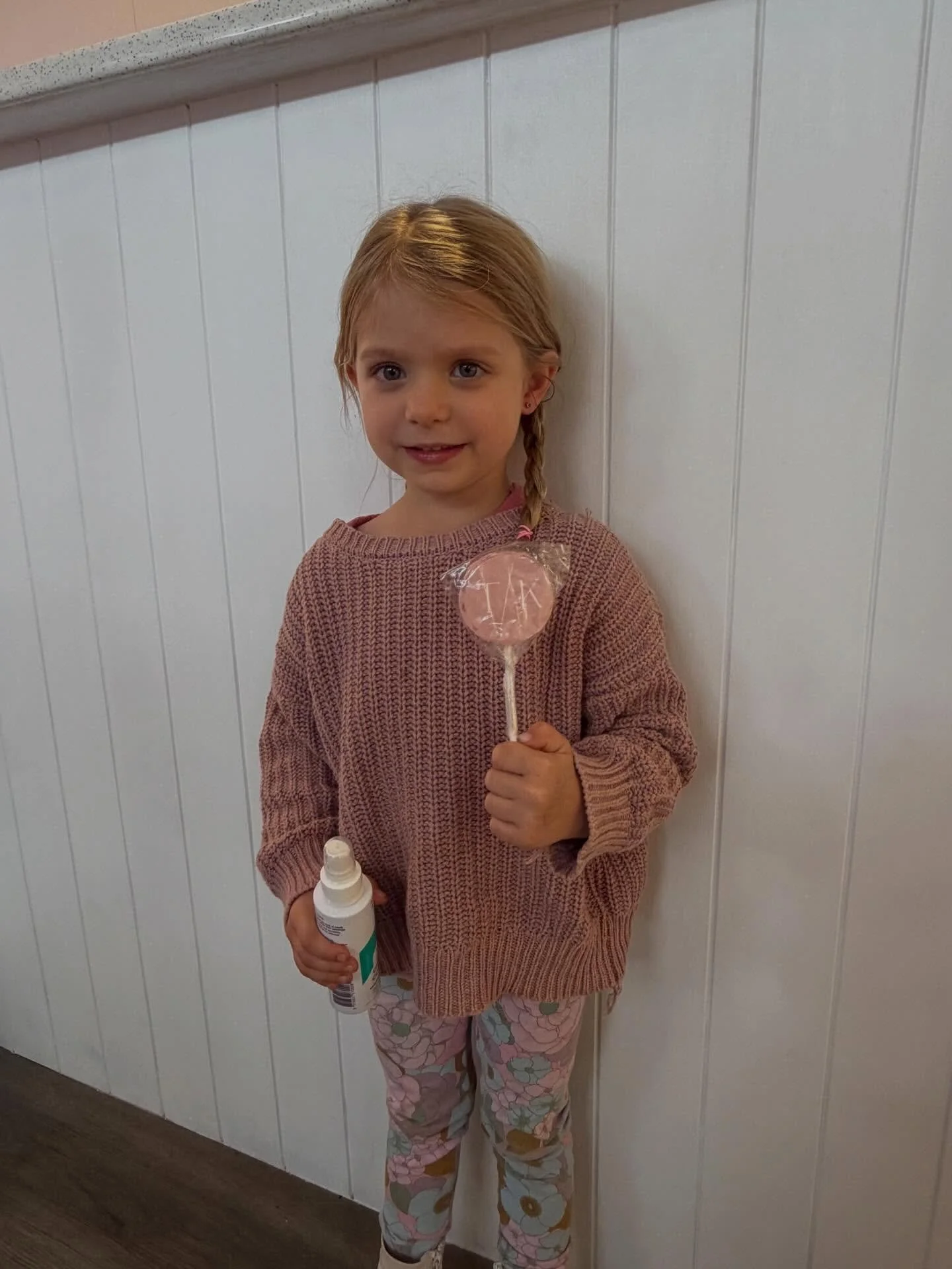 How cute is this little muffin 🩷

Yes 👏🏻&hellip;&hellip;we offer ear piercing at Therapy by Krystal 

(Ear lobes only)

We allow a 15 minute appointment time for little ones. If your child is feeling too upset or unsettled during the appointment, 