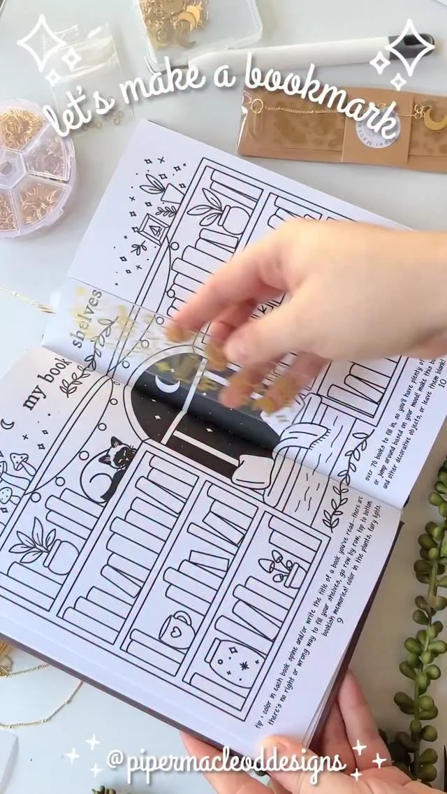 Hand-assembled, one by one ♡
A little bookmark magic in the making — clear acrylic, golden doodles, delicate charms, and soft ASMR sounds ✨
Made to match the Reading Companion Journal, and made with love from start to finish.
#asmrreel #bookma