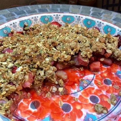 Strawbarb Crumble