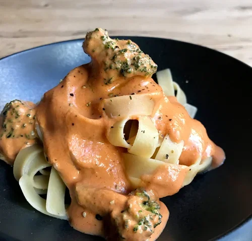 Roasted Red Pepper Pasta with Garlicky Broccoli