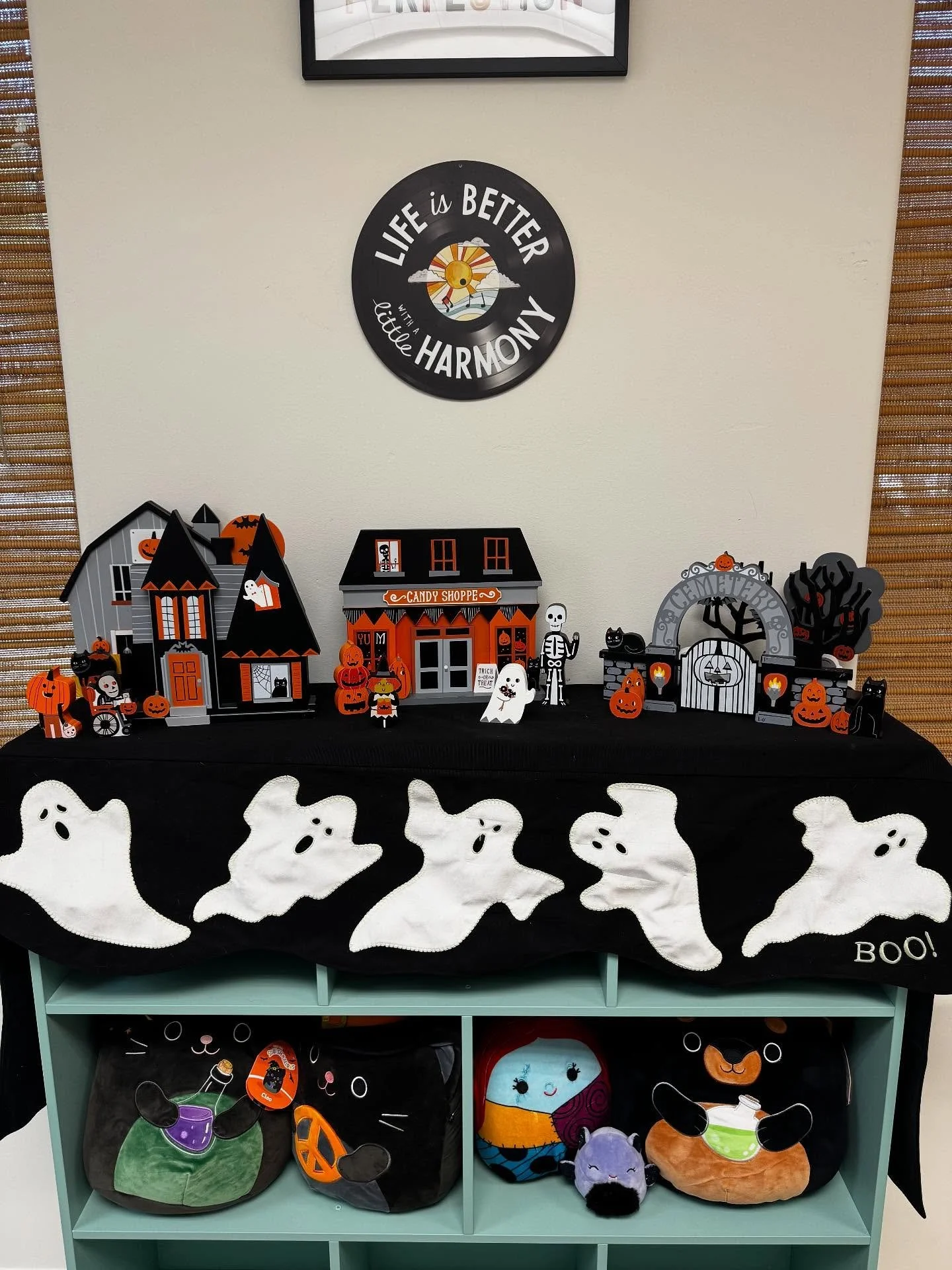 It’s spooky season at Sonic Bloom Music Academy! Have you seen our new decorations? First lesson is free…inquire for a SCARY GOOD time!
#musician #music #piano #voice #ukulele #musiclessons #musicstudio #sonicbloom #sonicbloommusicacade