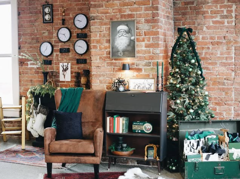 Santa's Study.png