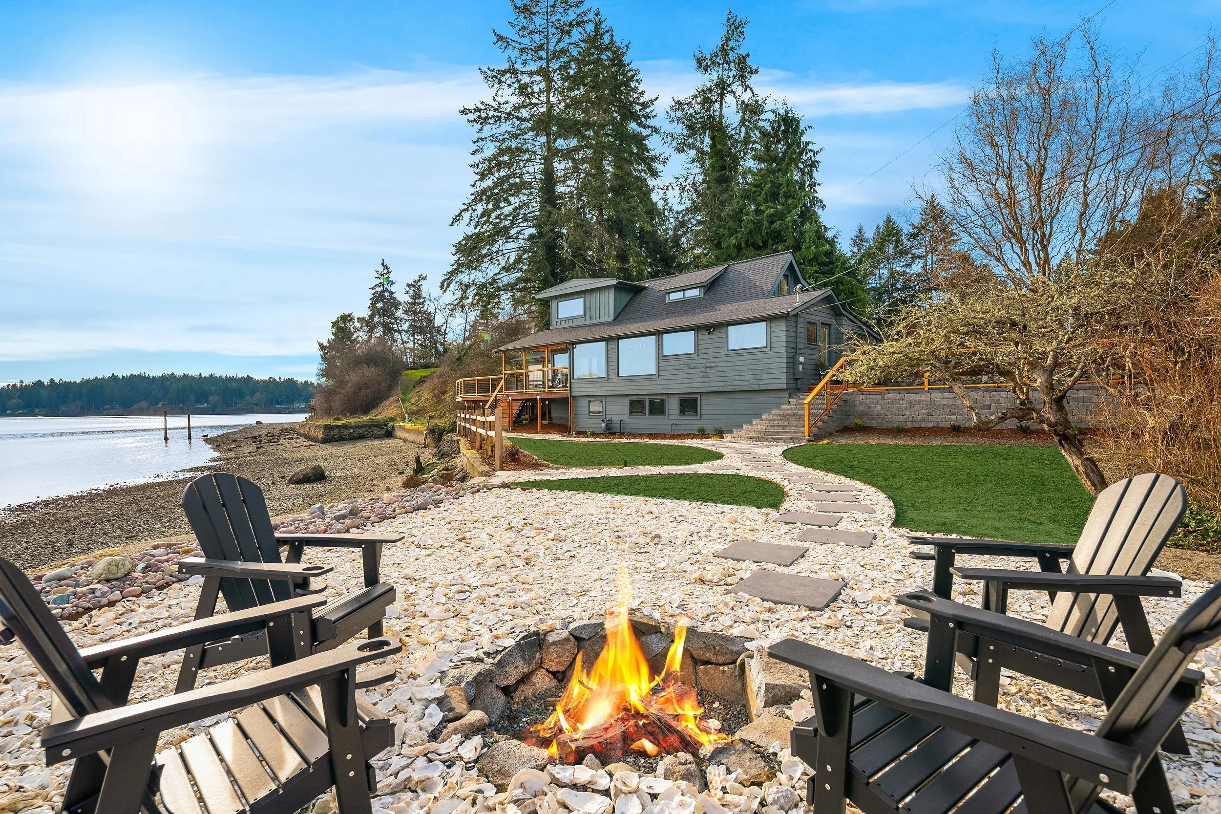 The Vashon House / Offered at $2.888m